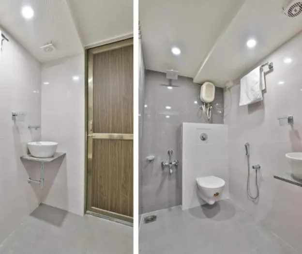 Toilet in Hotel Nice RAILWAY STATION