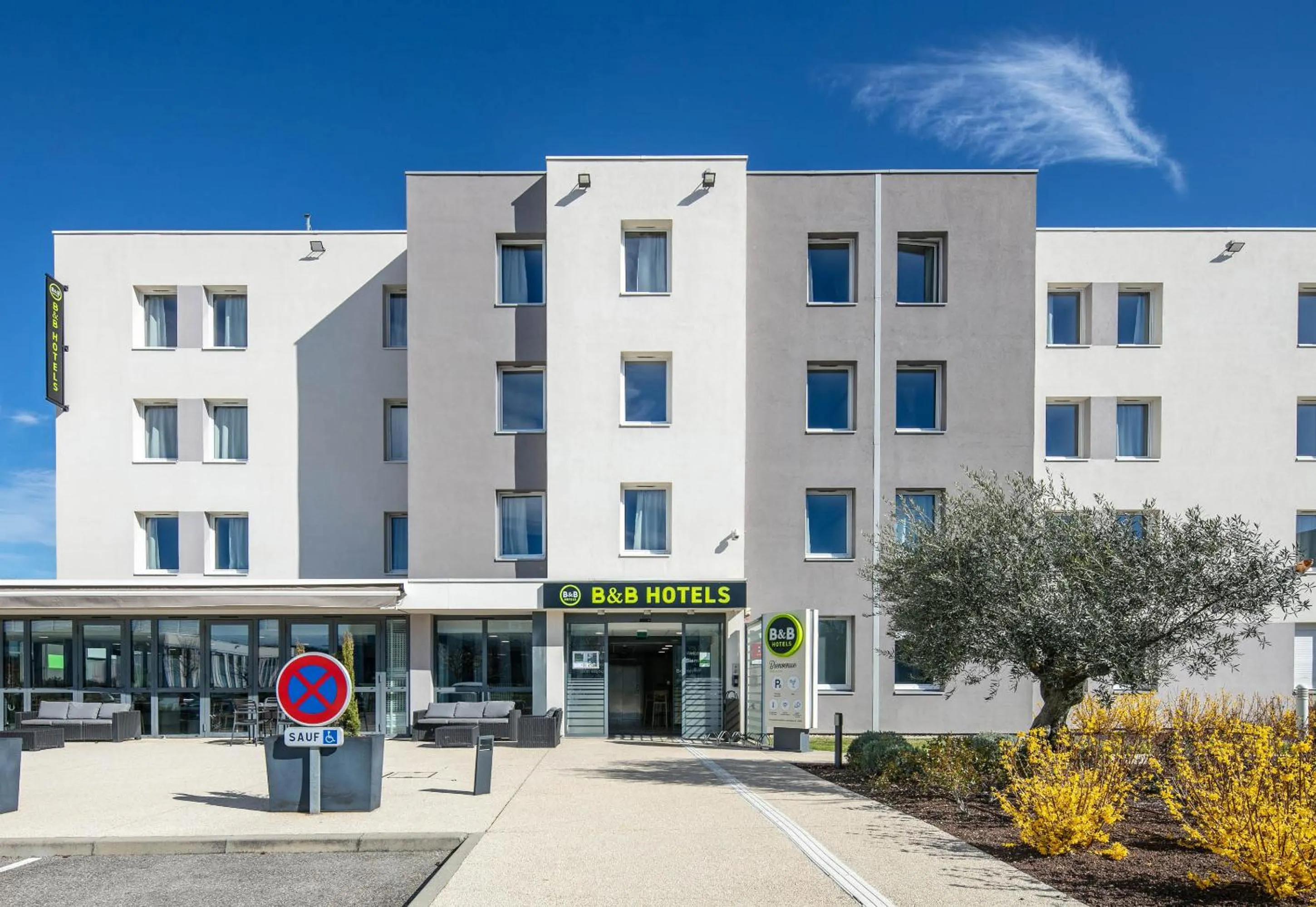 Property building in B&B HOTEL Lyon Aéroport Saint-Quentin-Fallavier