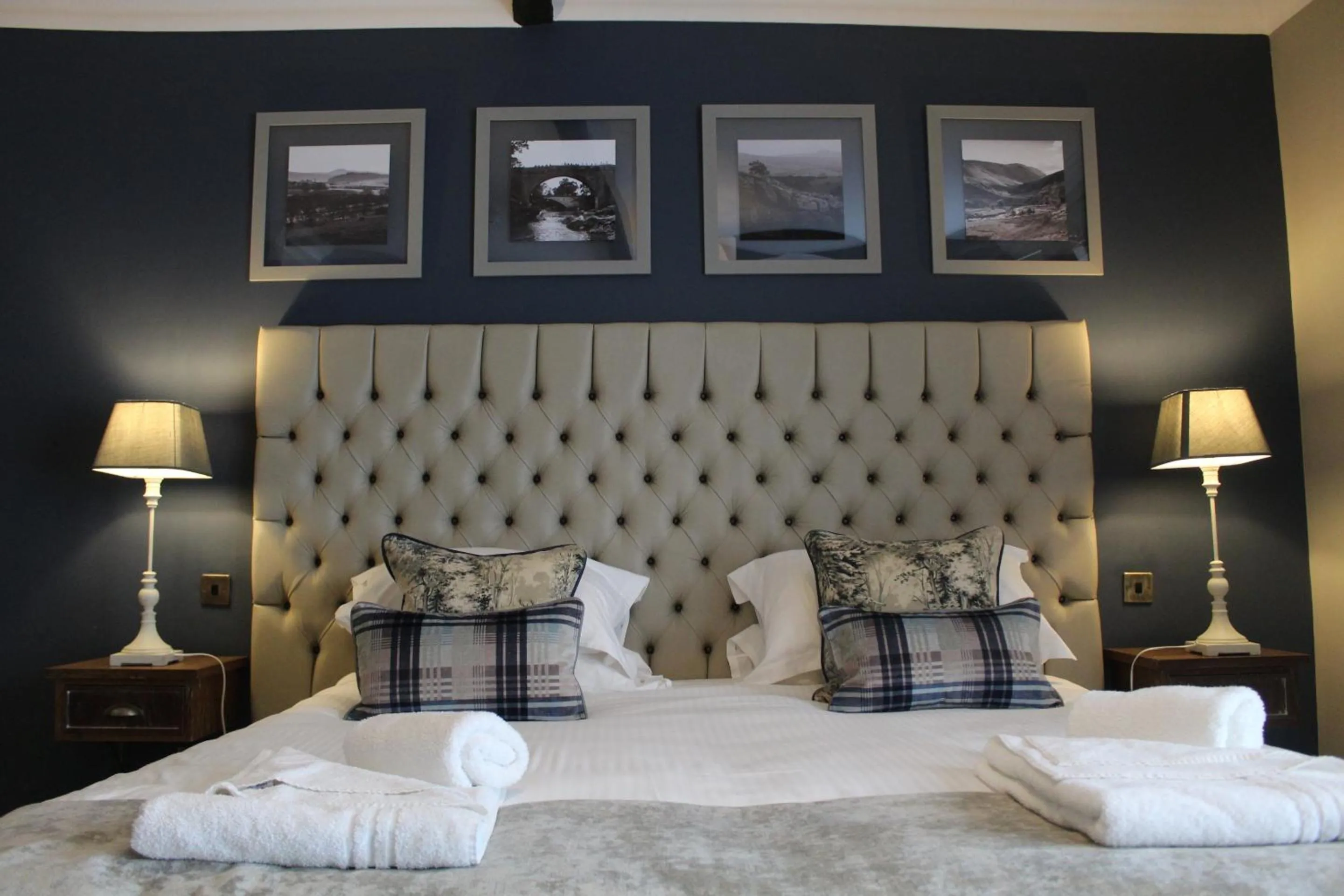 Bedroom, Bed in Red Dragon Inn