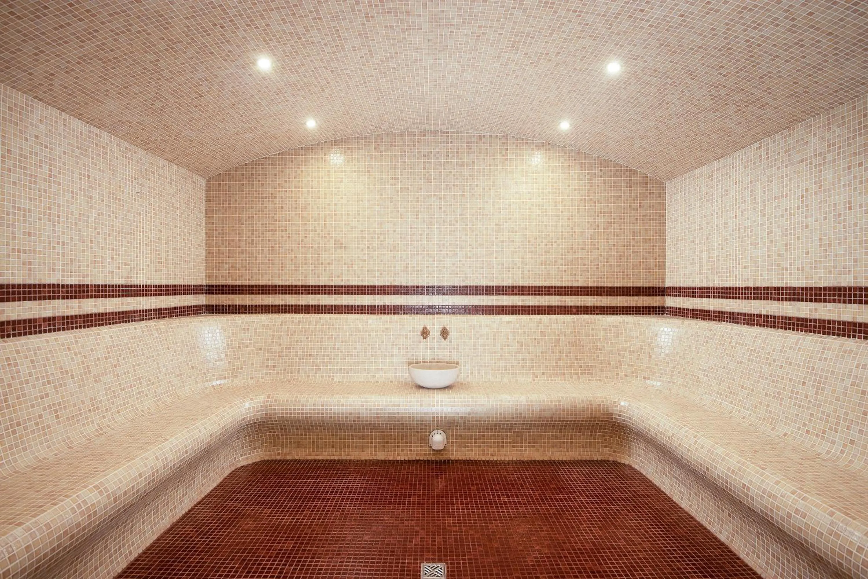 Steam room in Siena Premium Retreat