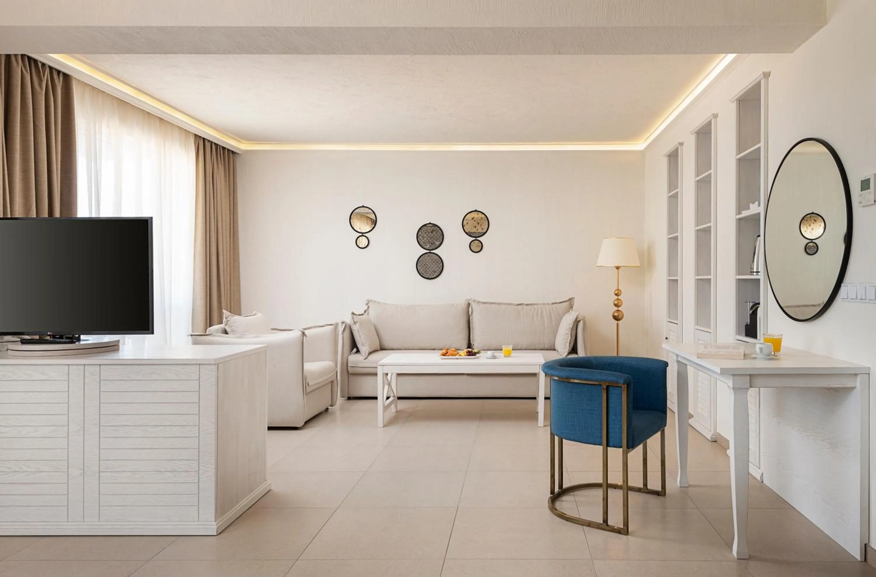 TV and multimedia in Siena Premium Retreat