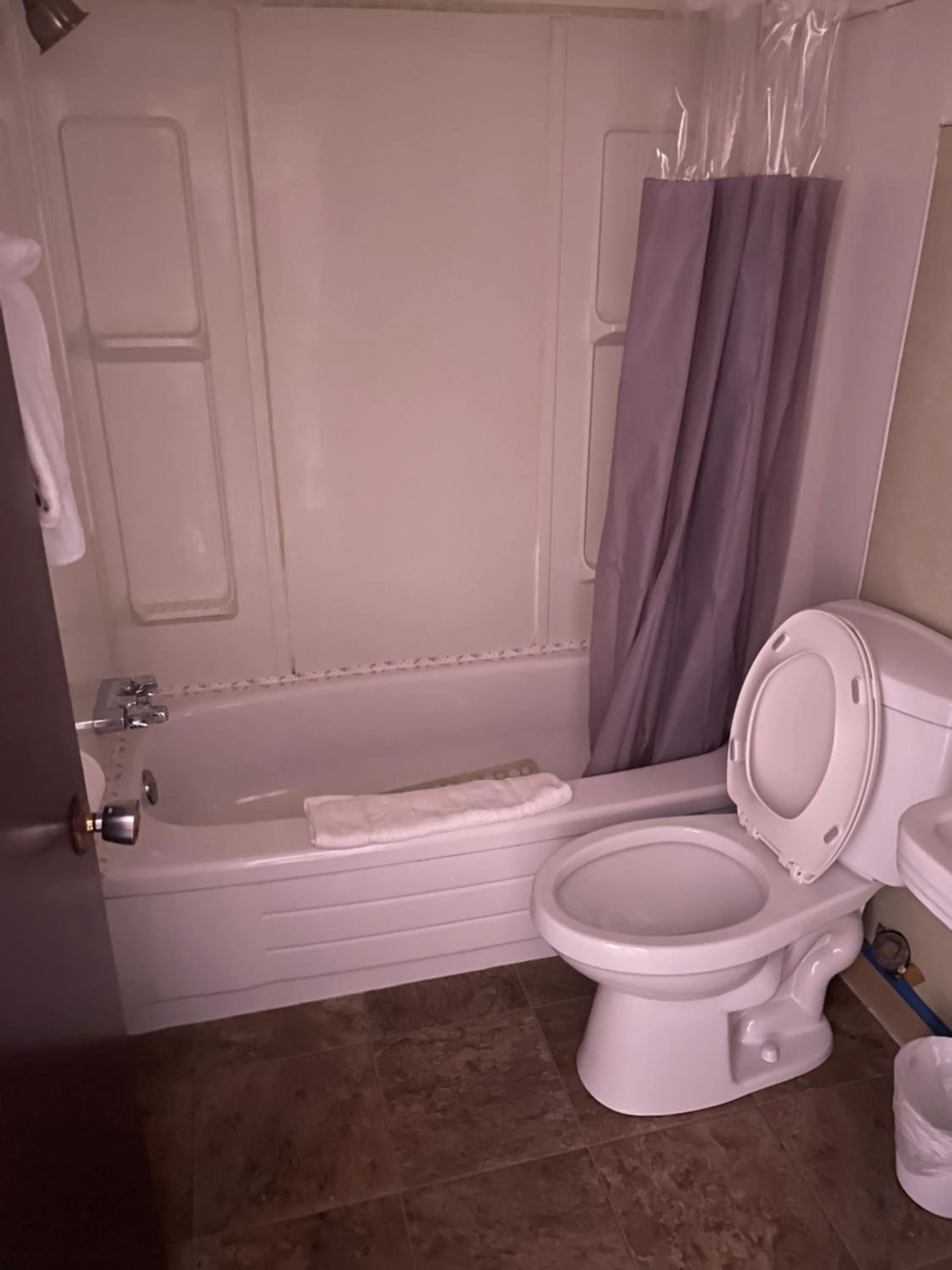 Bathroom in Uptown Motel