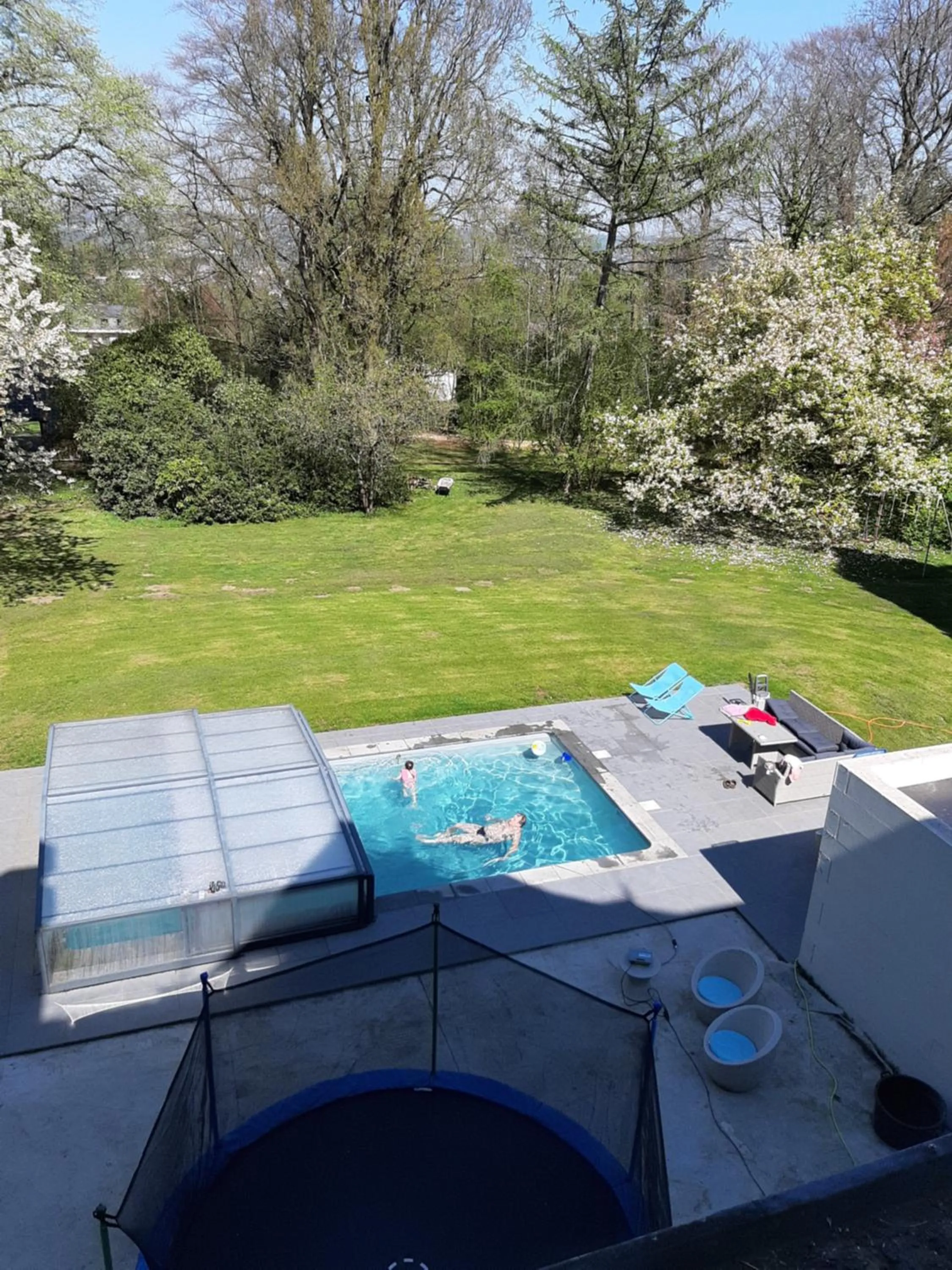 Swimming pool in B&B Chatelet Cremers