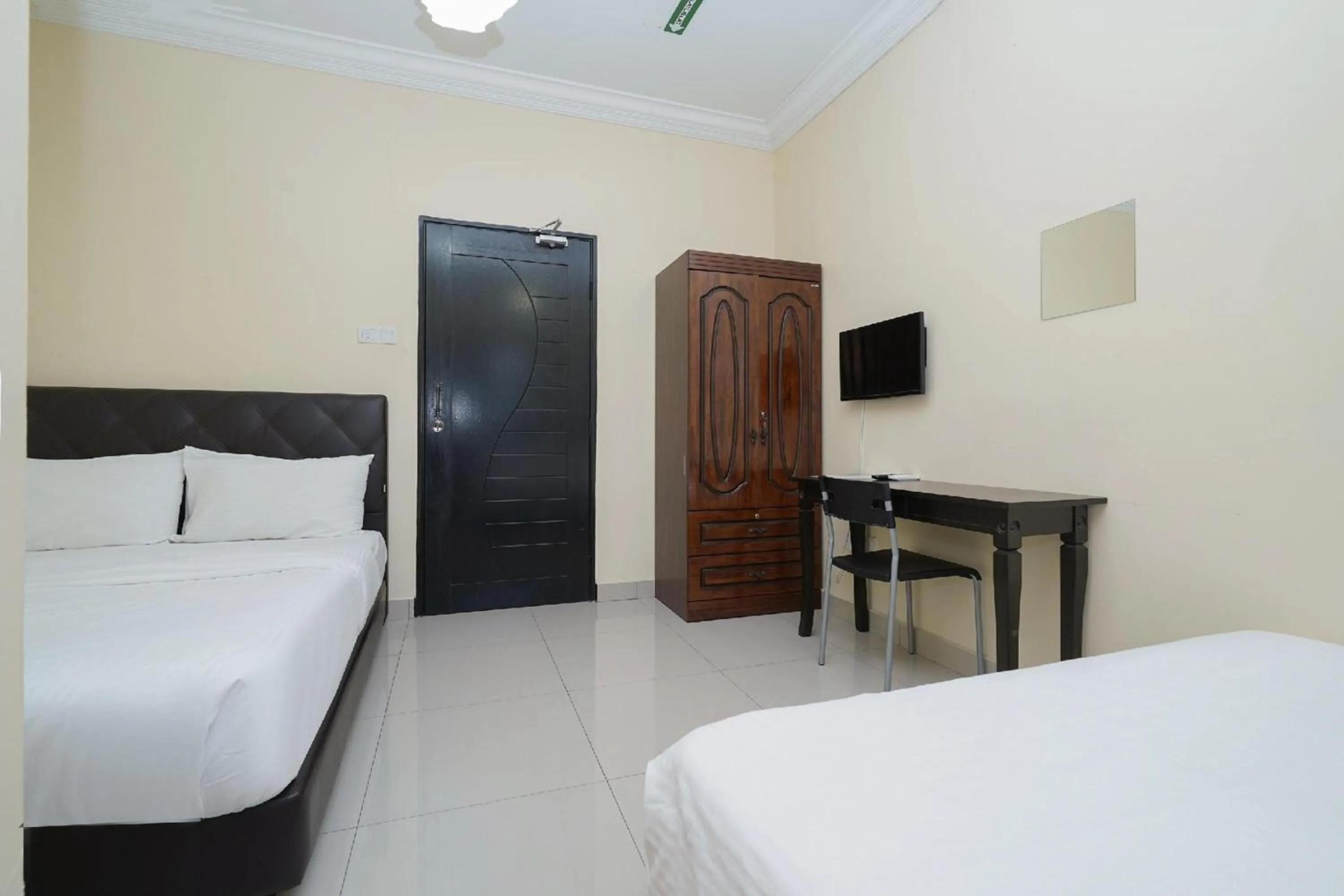 Photo of the whole room, Bed in Hotel O Bangi Sri Minang Guesthouse