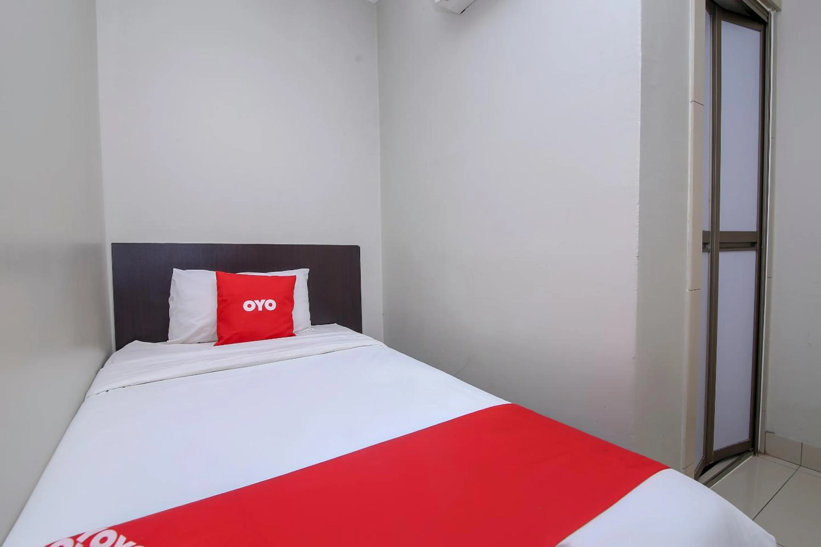 Bedroom, Bed in Hotel O Nice Stay Three Six Five Services