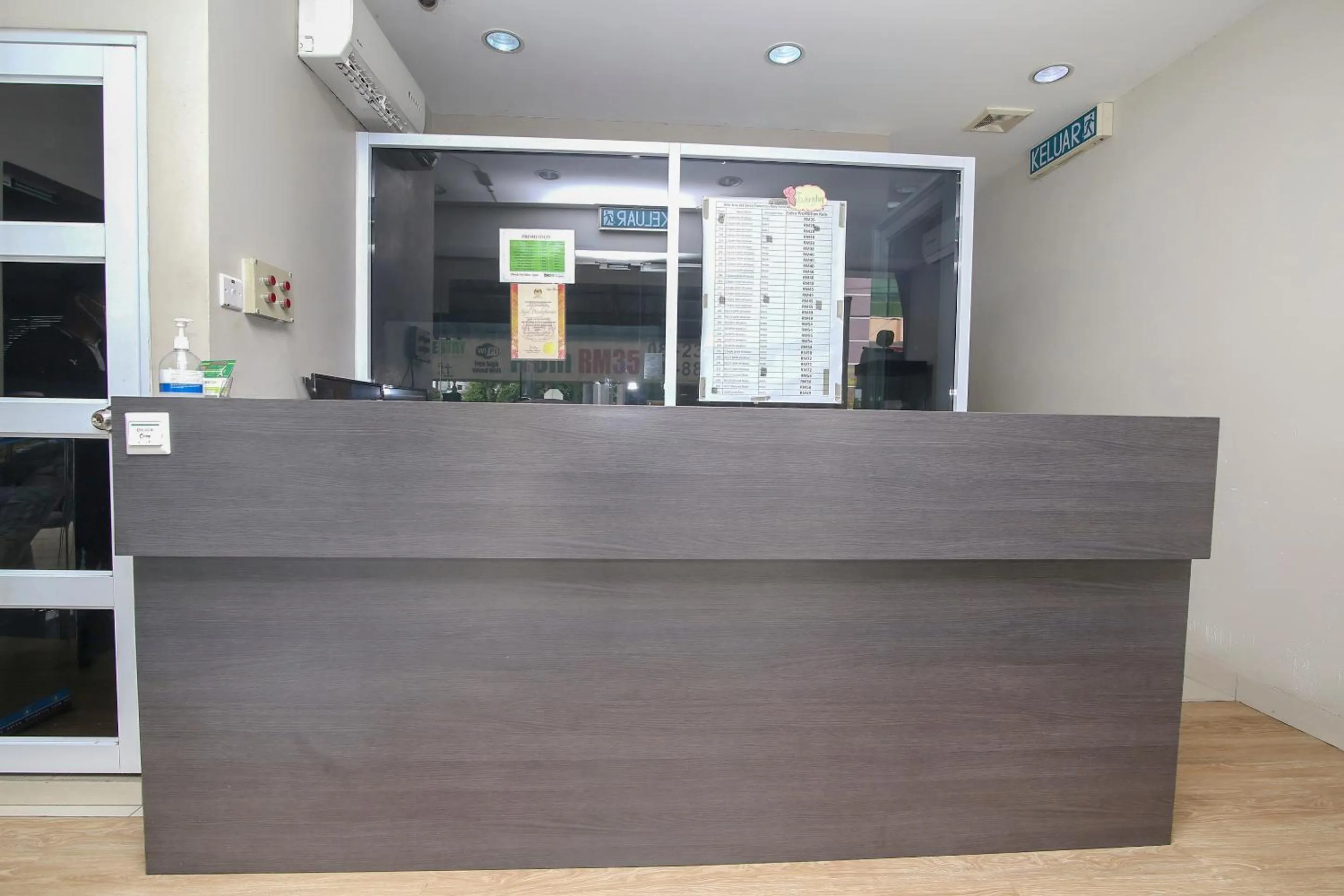 Lobby or reception in Hotel O Nice Stay Three Six Five Services