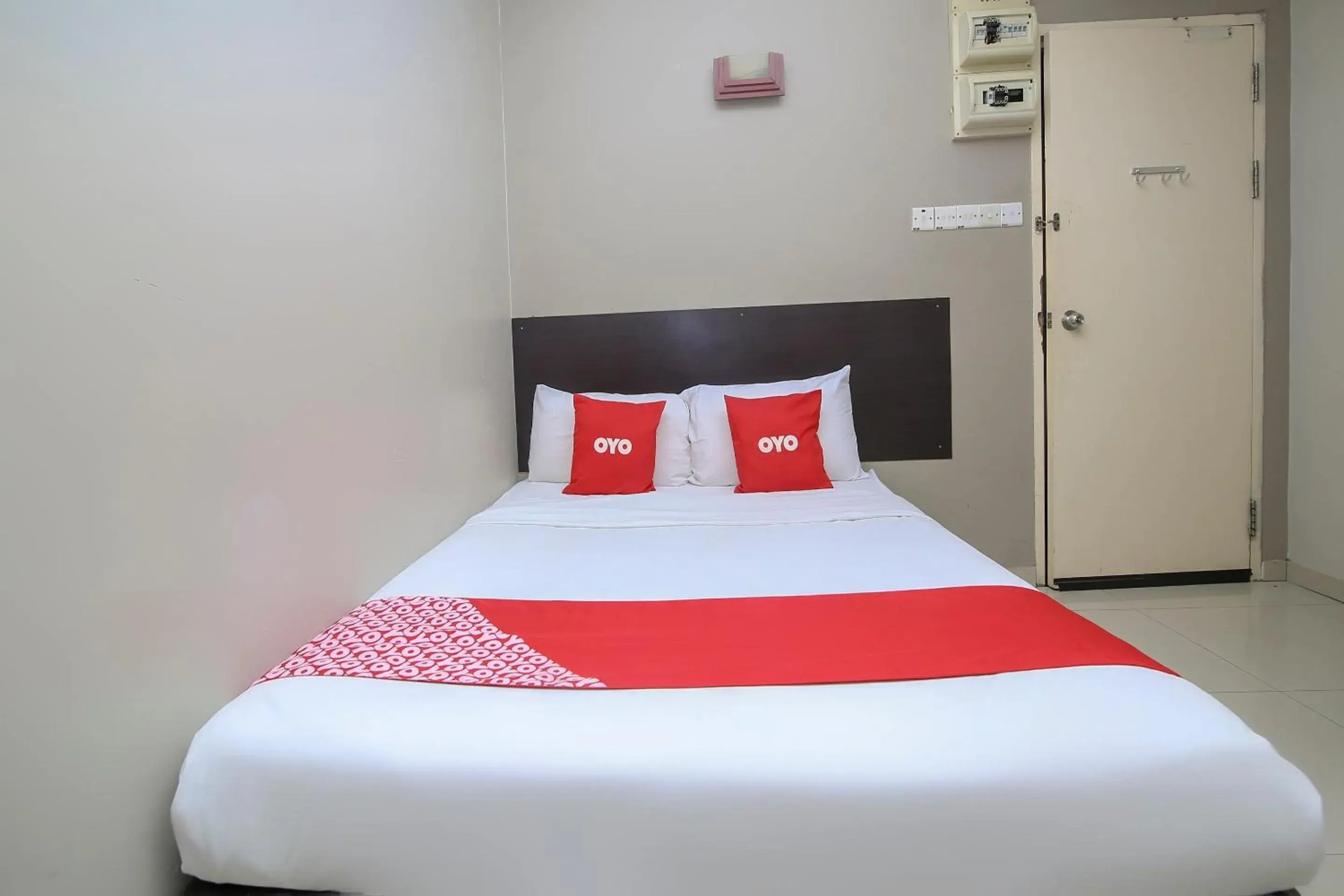 Bedroom, Bed in Hotel O Nice Stay Three Six Five Services Bedroom, Bed in Hotel O Nice Stay Three Six Five Services