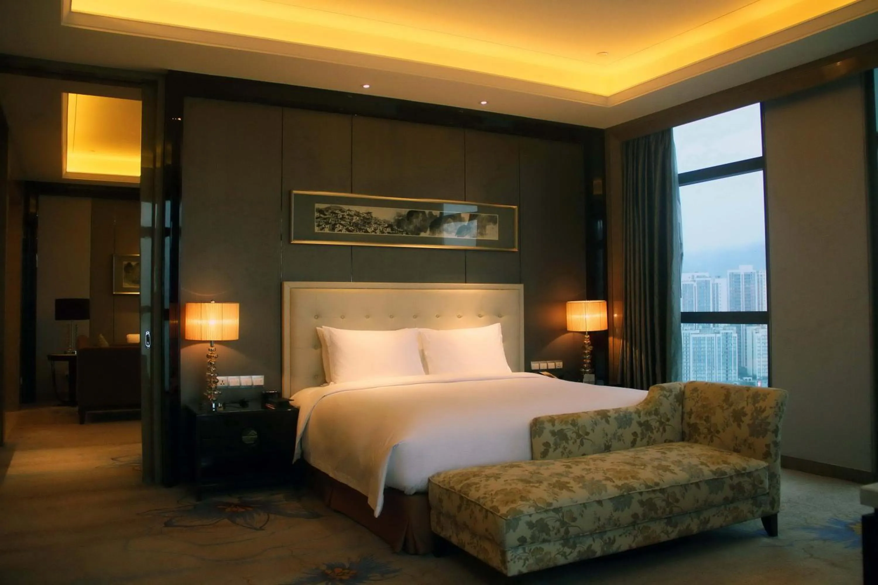 Bed in DoubleTree by Hilton Chongqing Wanzhou