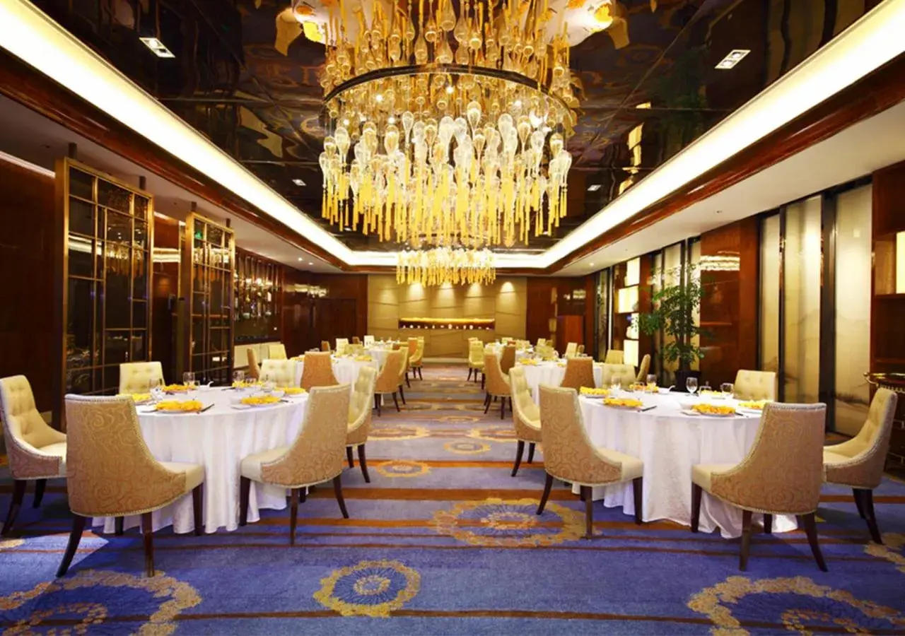 Executive King Room with River View - single occupancy in DoubleTree by Hilton Chongqing Wanzhou Executive King Room with River View - single occupancy in DoubleTree by Hilton Chongqing Wanzhou