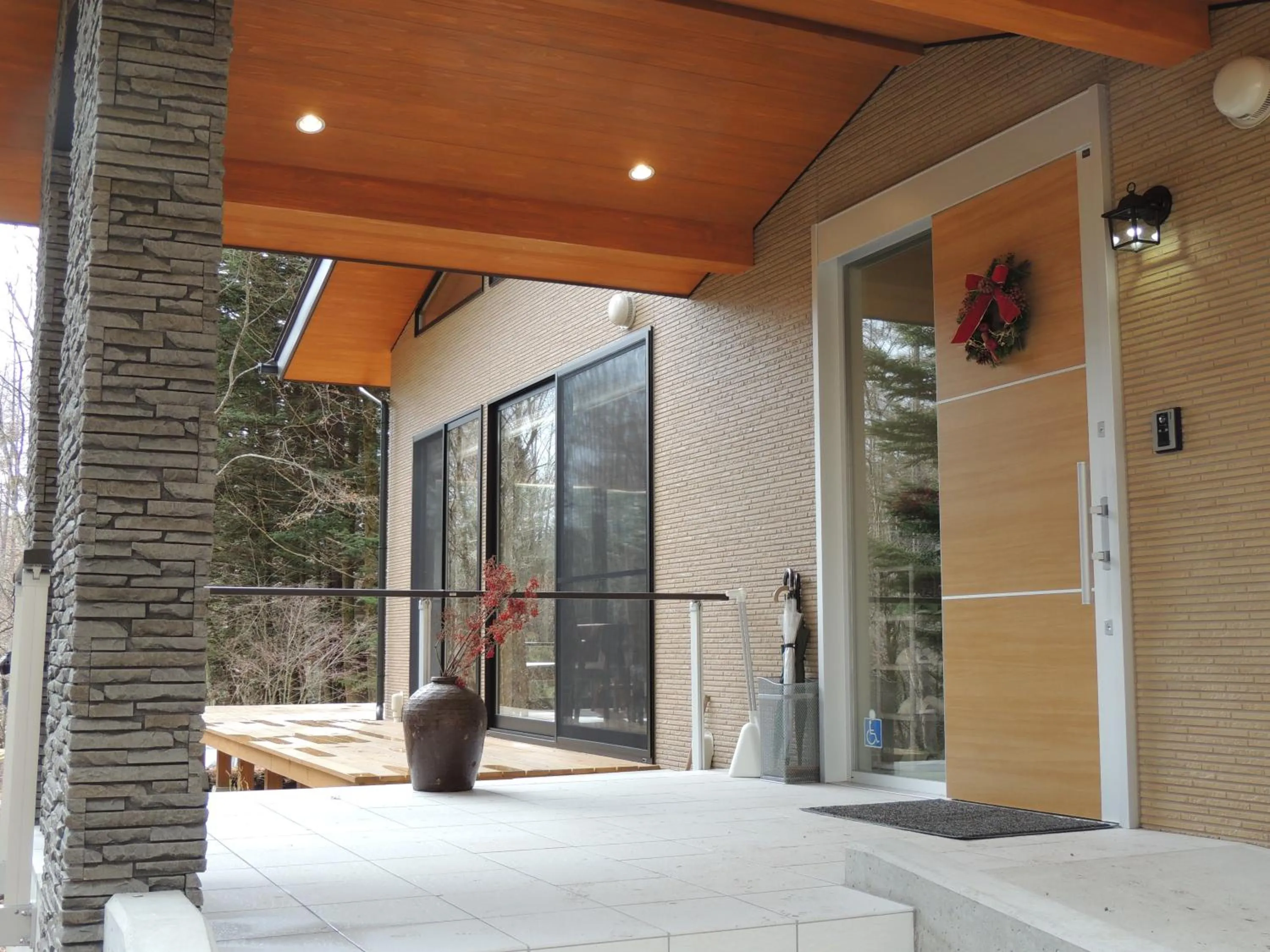 Facade/entrance in B&B Hotel Hyochoan