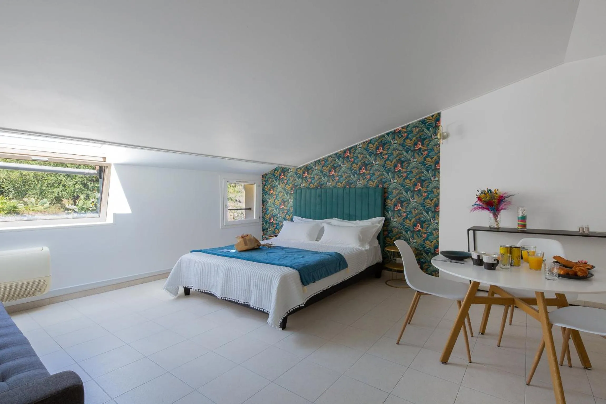 Bed in Hôtel & Suites San Roccu
