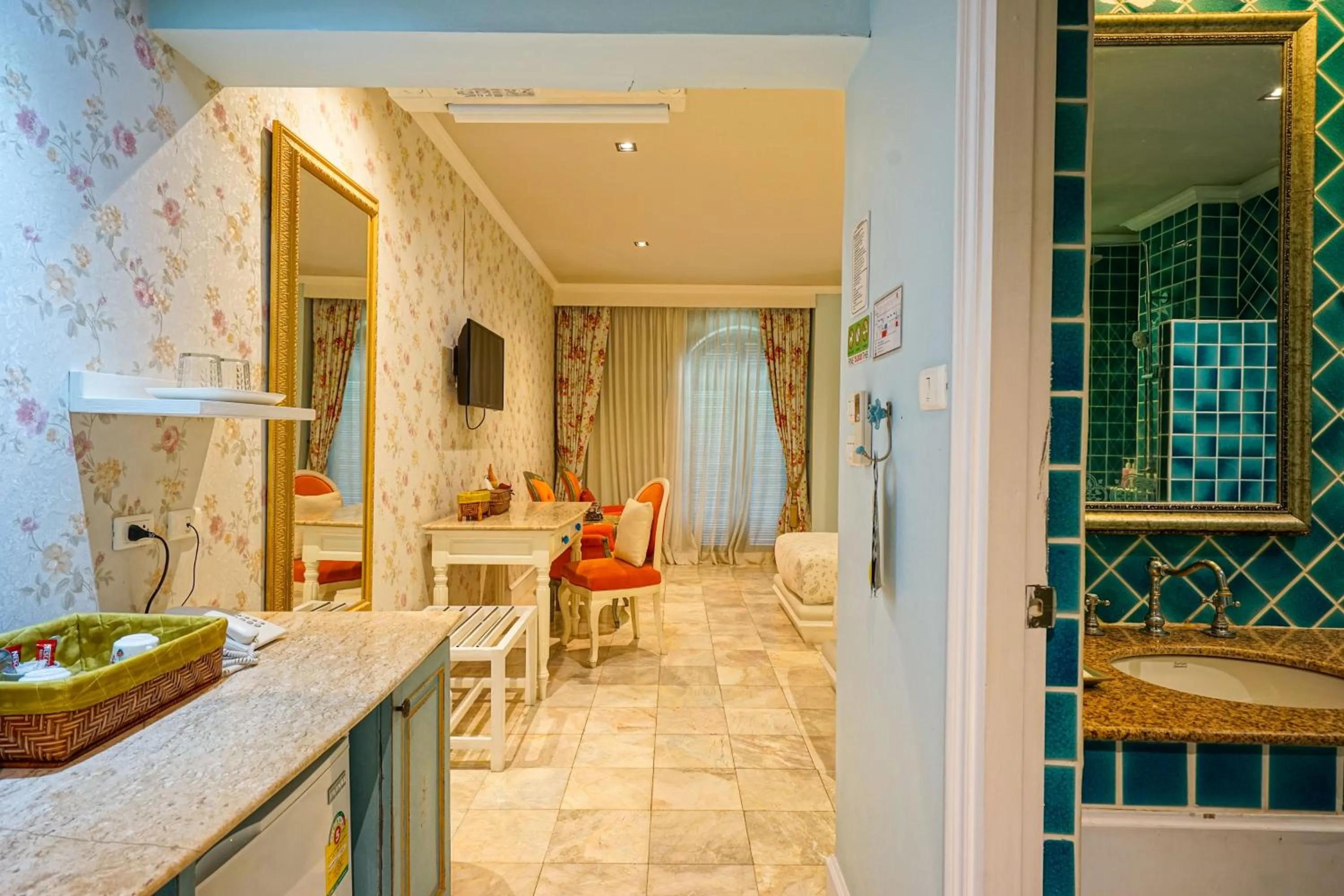 At Pingnakorn Huaykaew