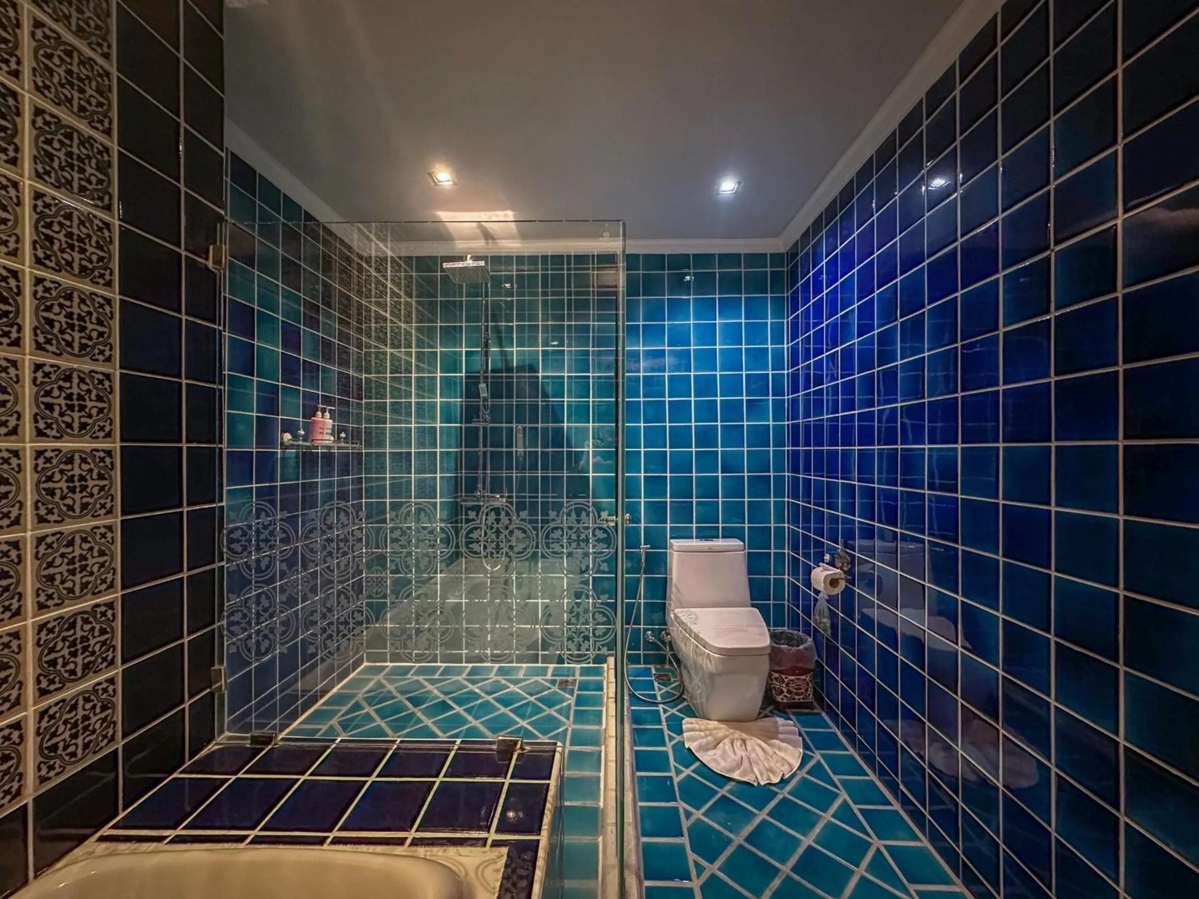 At Pingnakorn Huaykaew