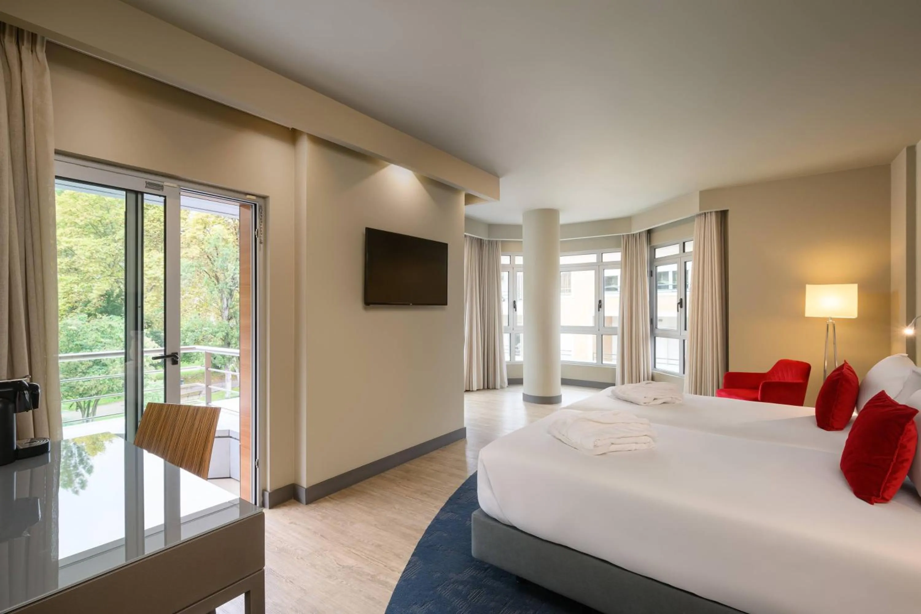Property building, Bed in Meliá Setúbal