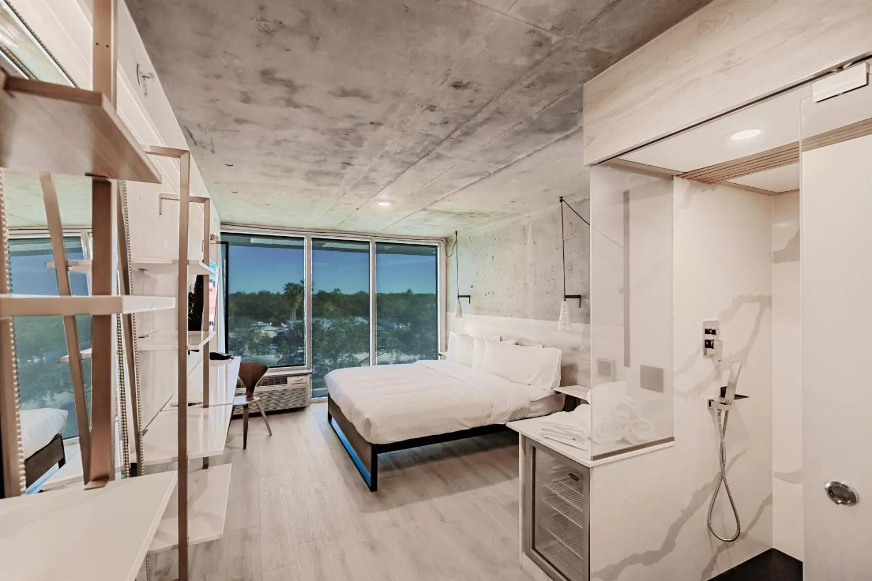 Photo of the whole room, Bed in Kompose Boutique Hotel Sarasota