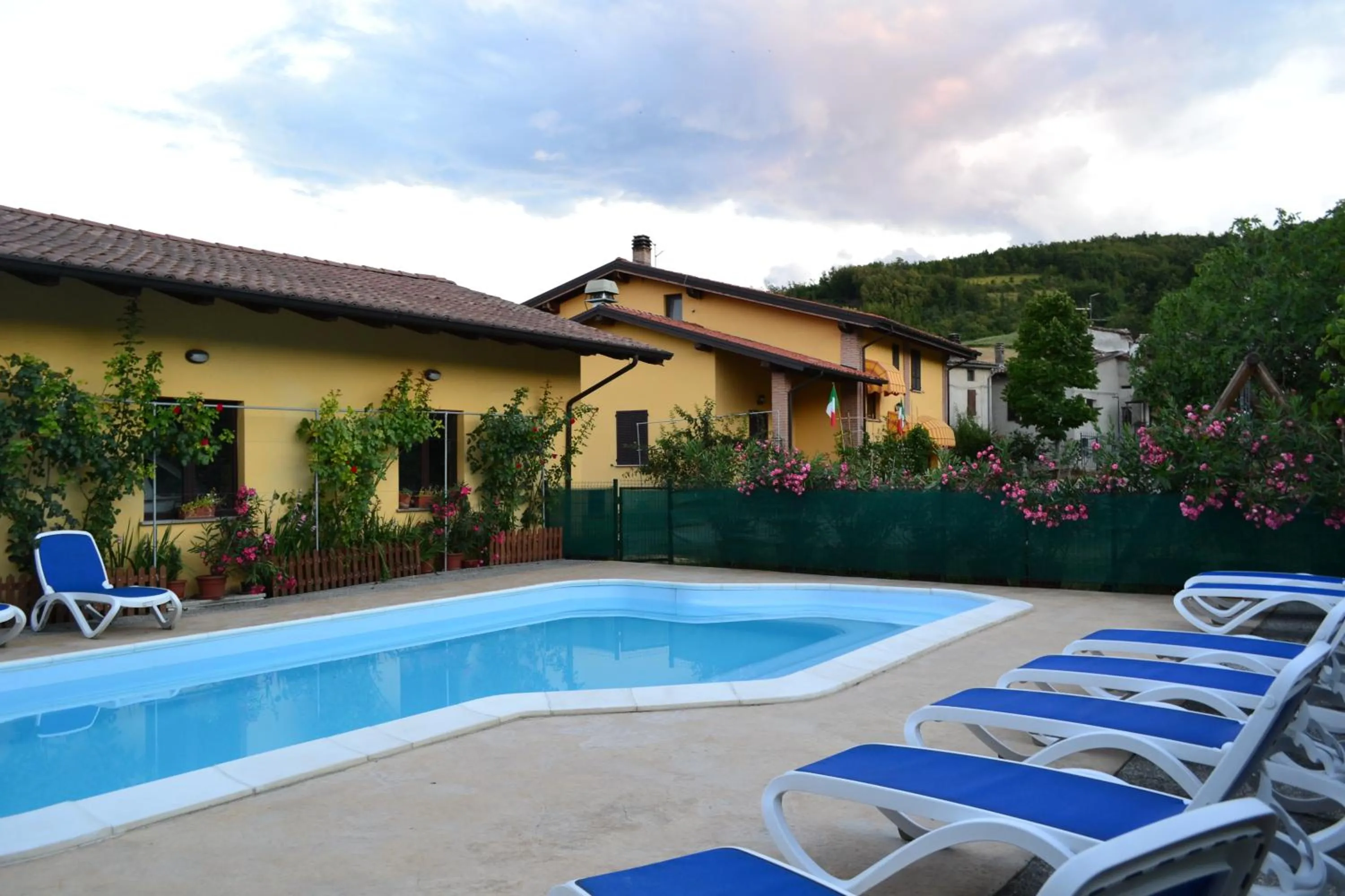 Swimming pool in Agriturismo Mandrola