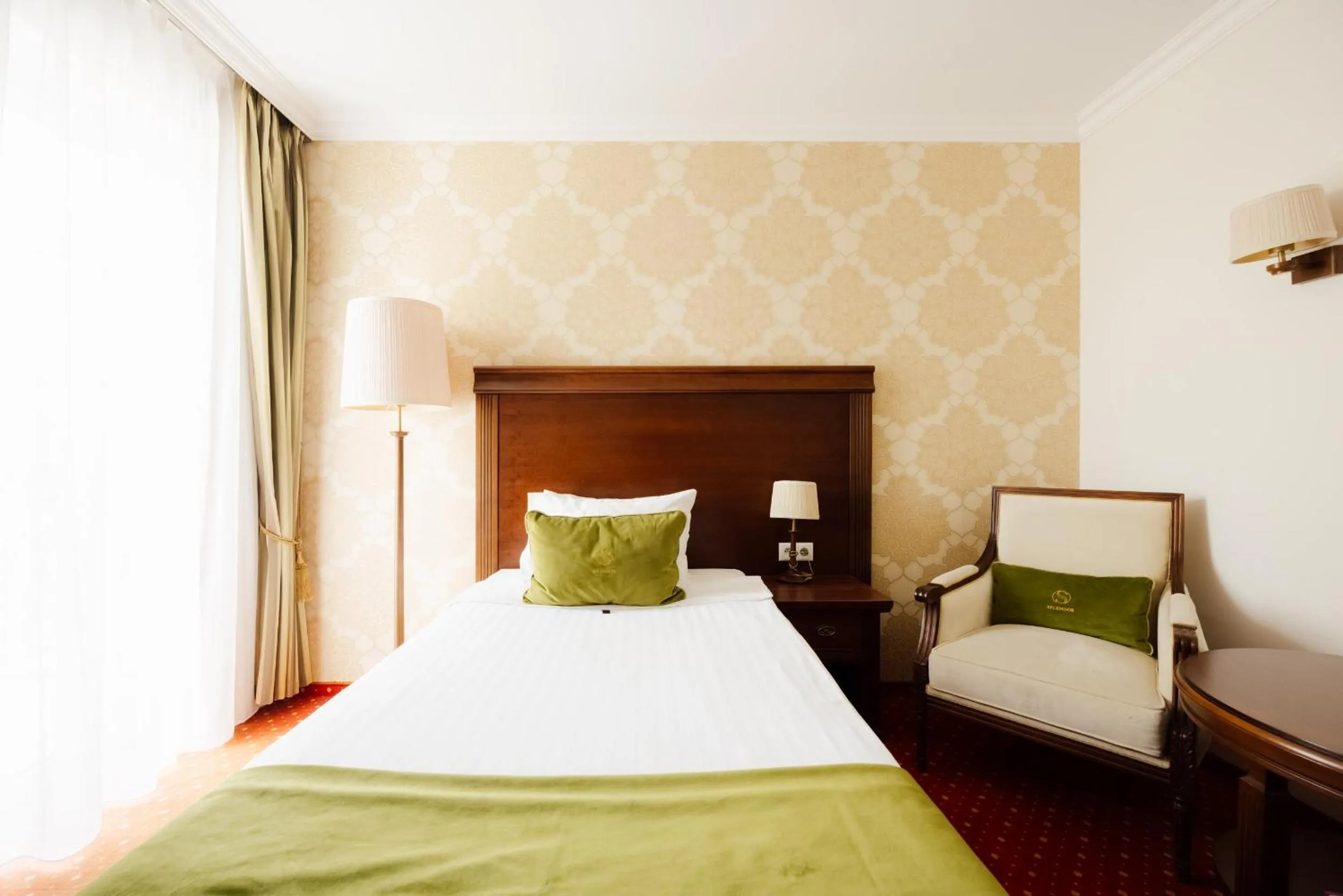 Bed in Hotel Splendor