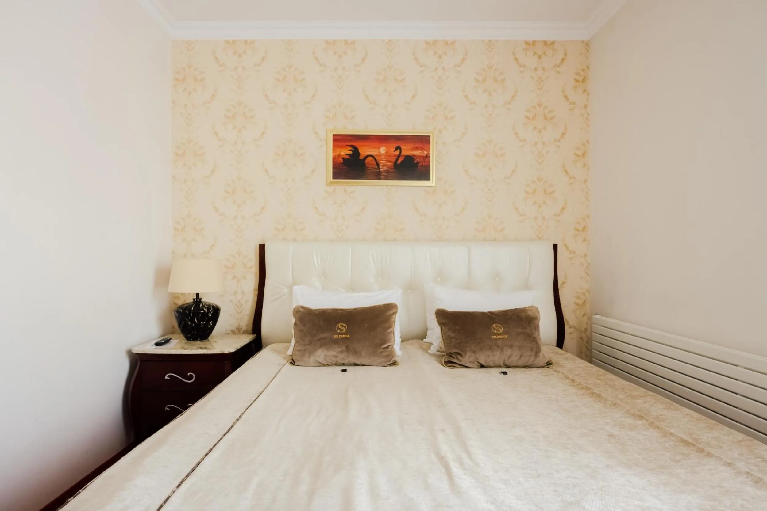 Bed in Hotel Splendor