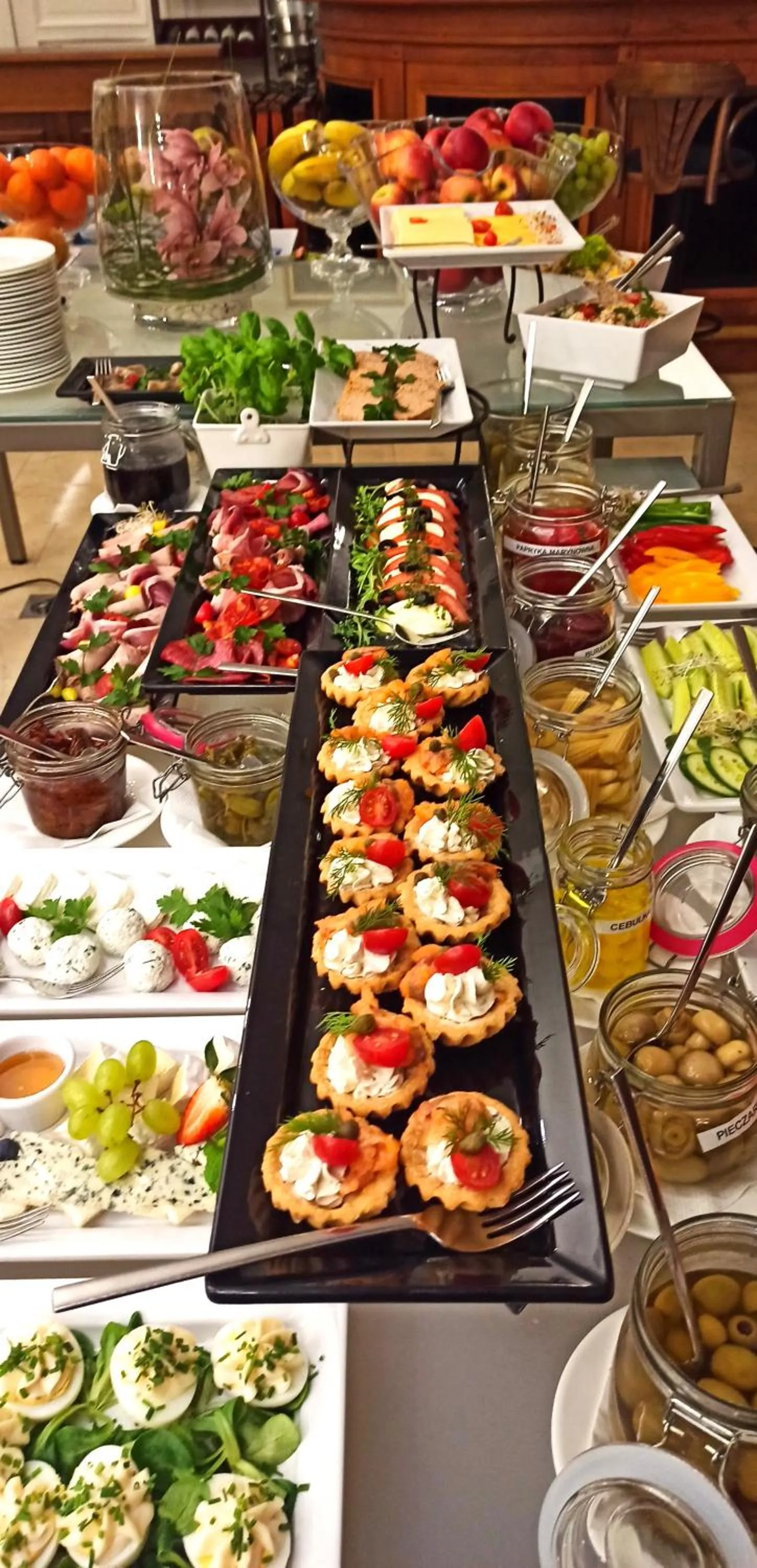 Breakfast in Hotel Splendor