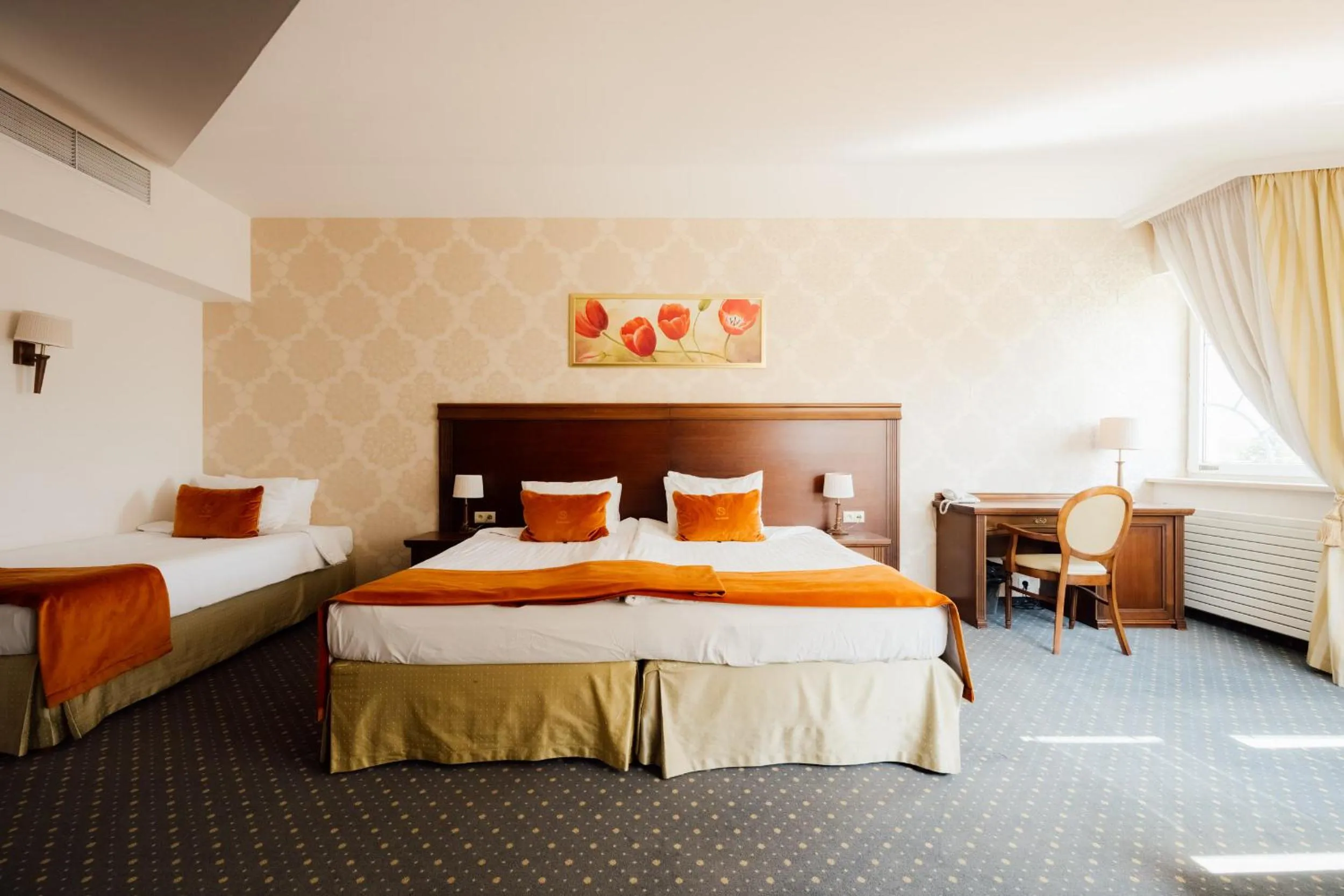 Bed in Hotel Splendor