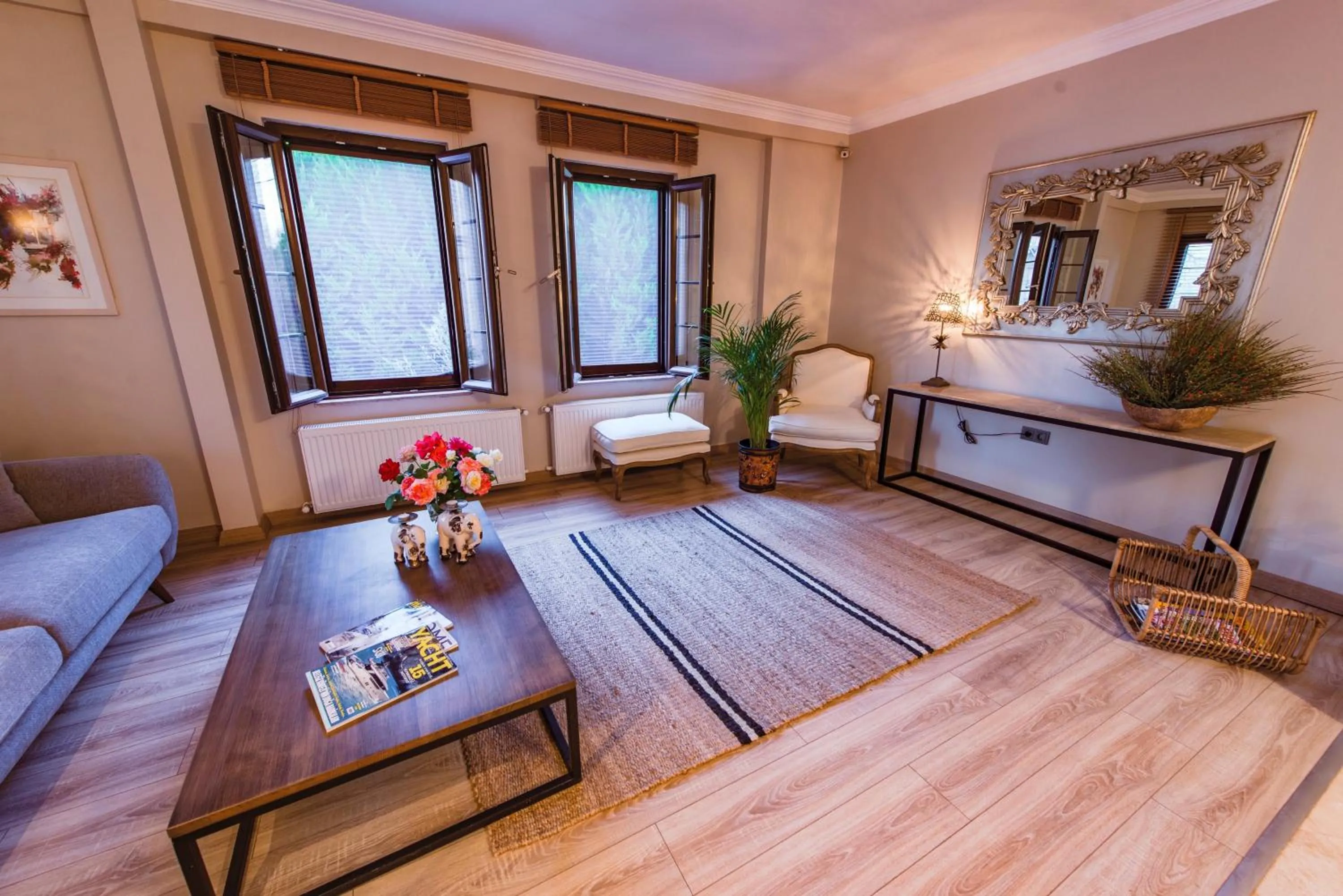 Lobby or reception in Elia Hotel Cunda by Ortunc