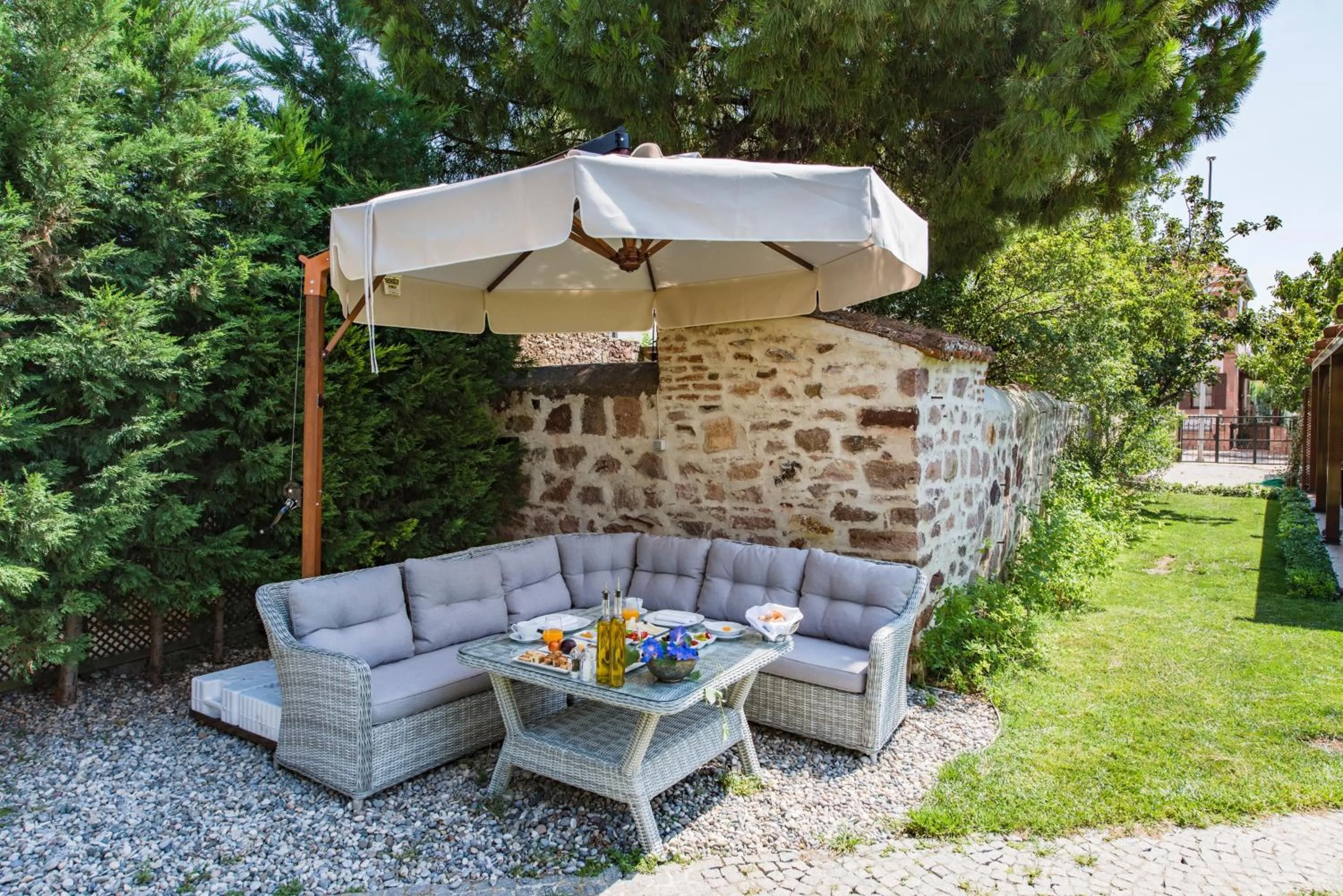 Patio in Elia Hotel Cunda by Ortunc