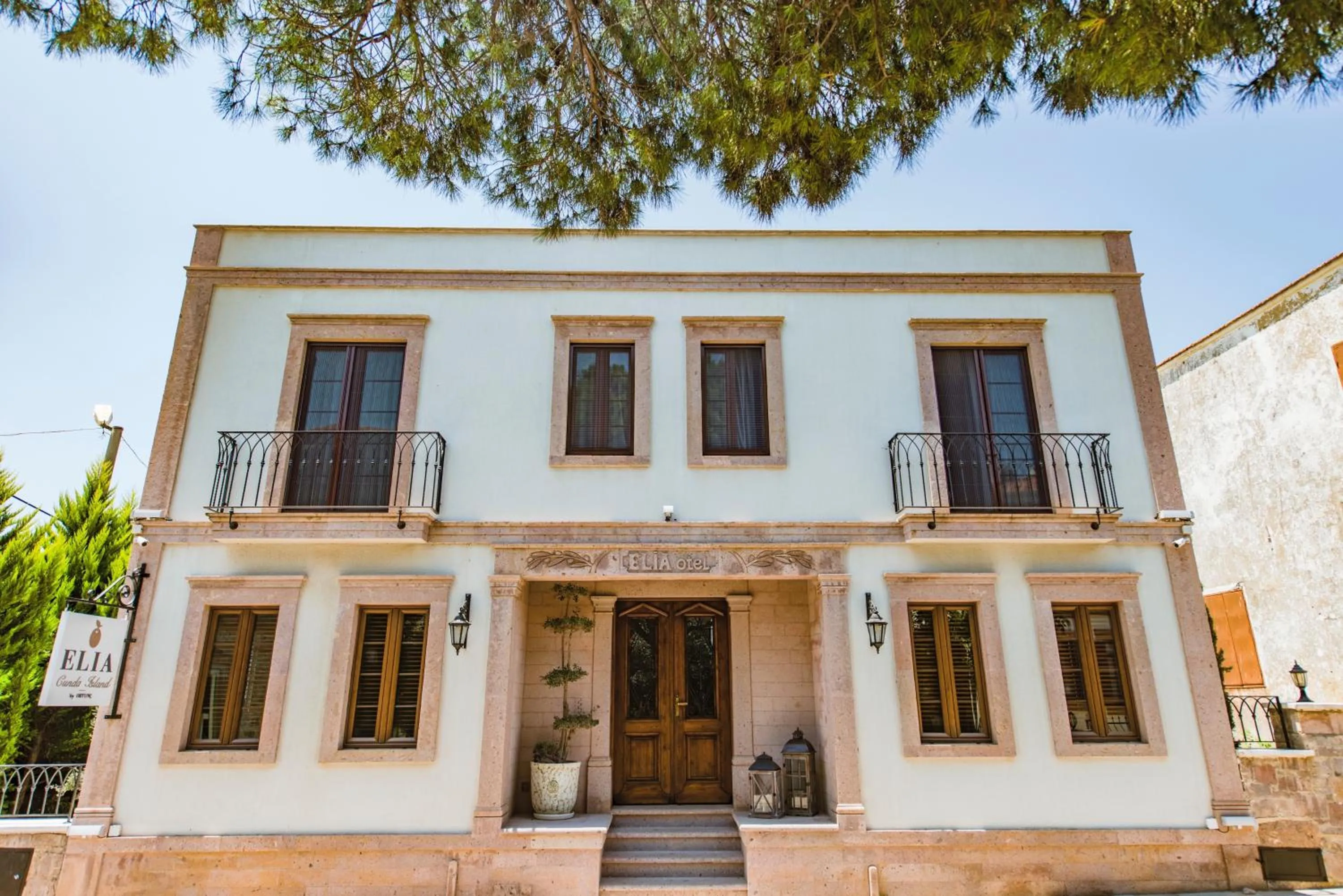 Property building in Elia Hotel Cunda by Ortunc