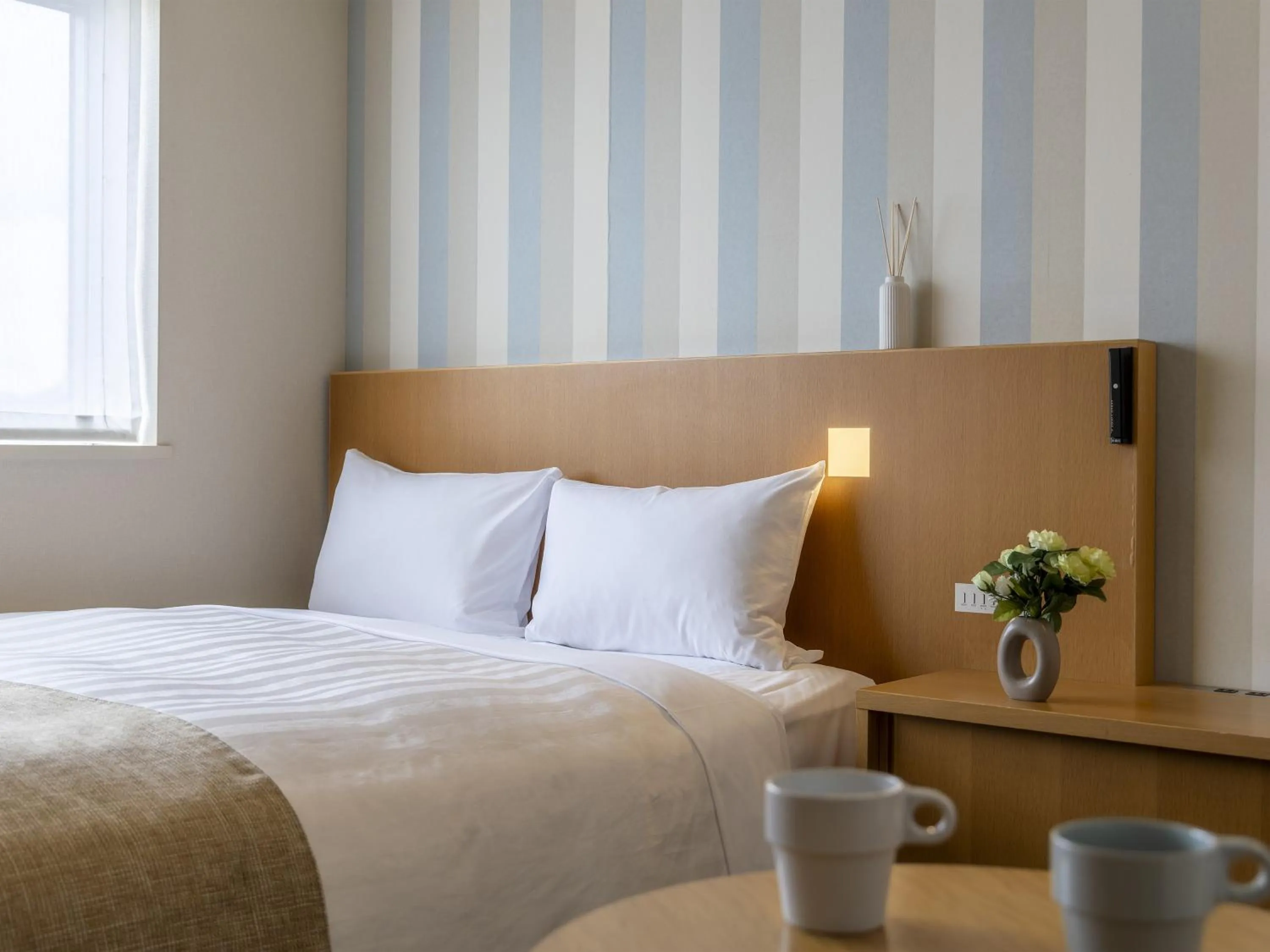 Photo of the whole room, Bed in Hiroshima Washington Hotel