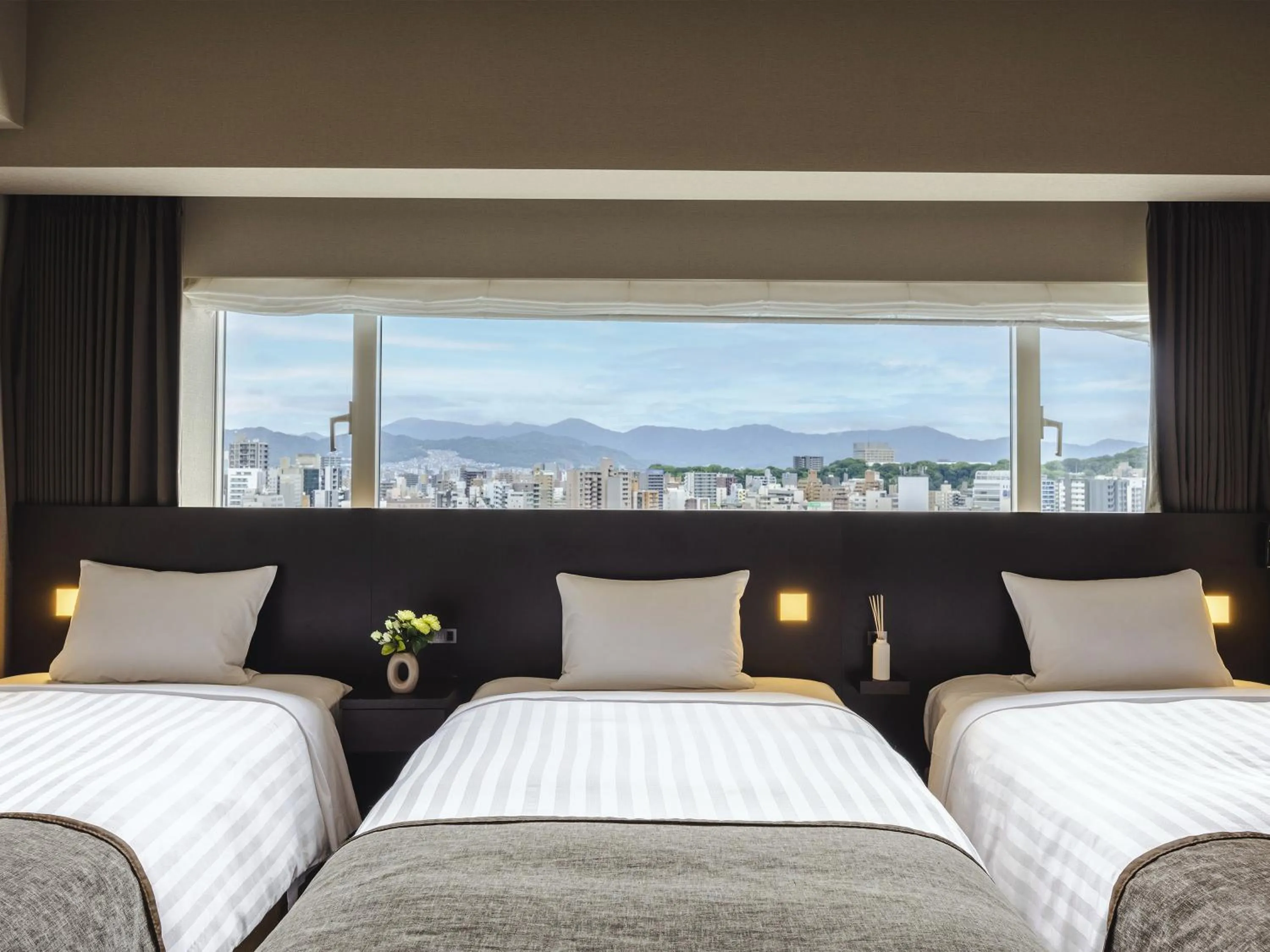 Photo of the whole room, Bed in Hiroshima Washington Hotel