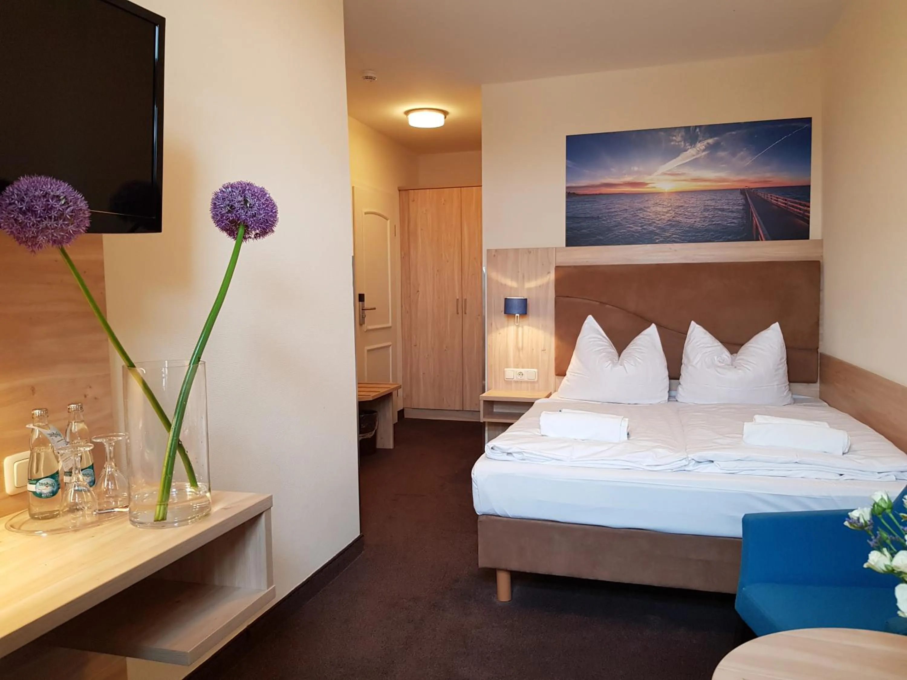 Photo of the whole room, Bed in Hotel Am Alten Hafen