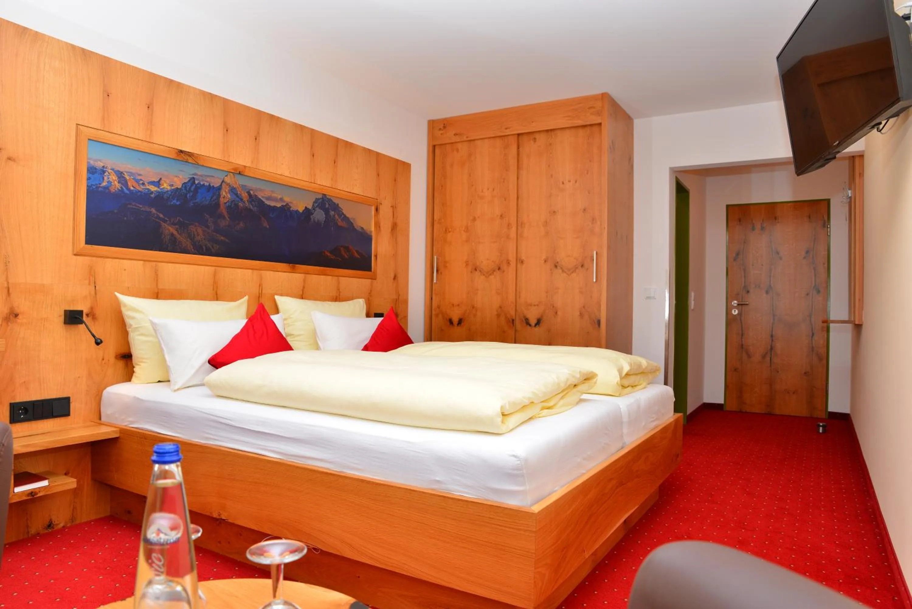 Photo of the whole room, Bed in Alpenhotel Denninglehen