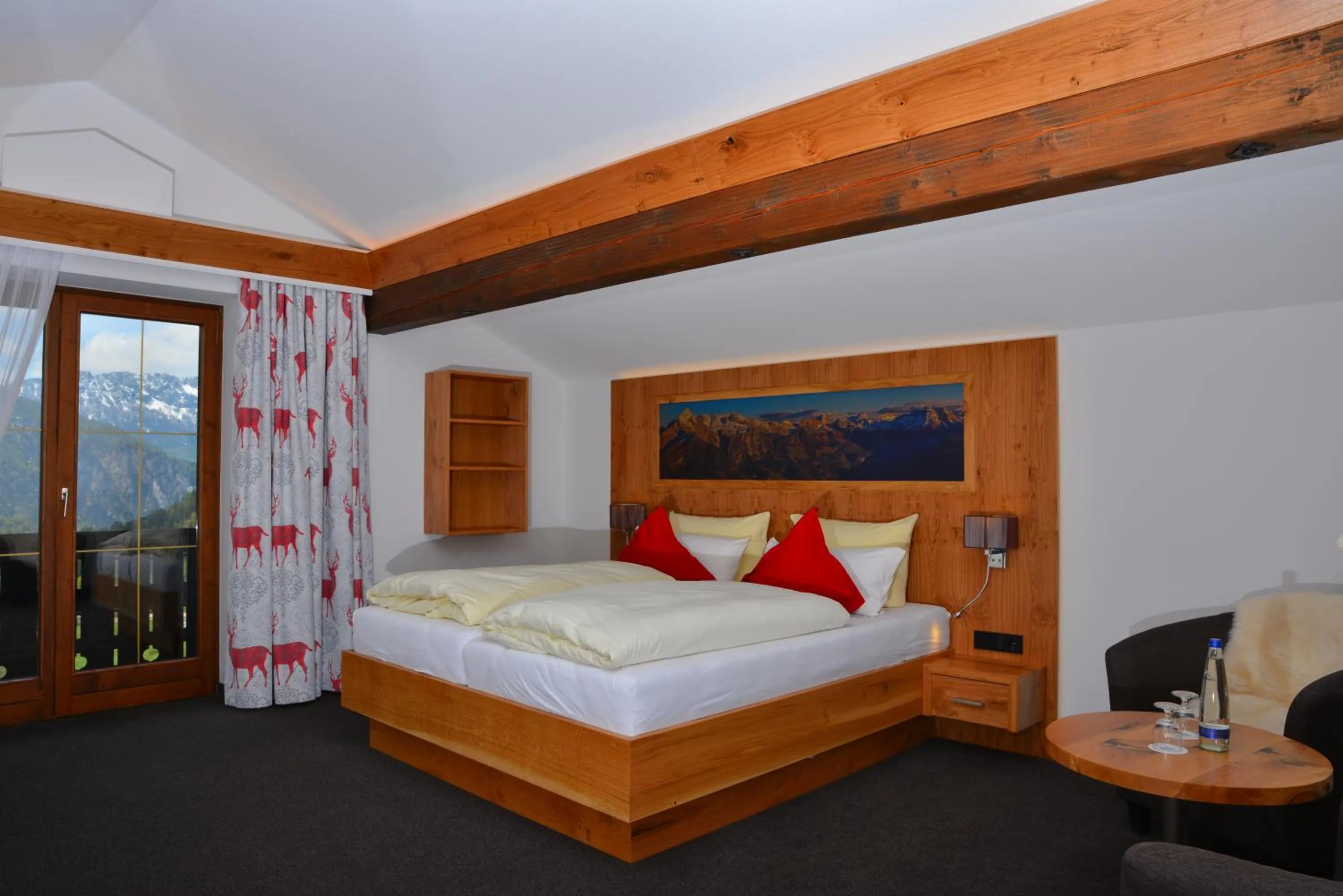 Photo of the whole room, Bed in Alpenhotel Denninglehen