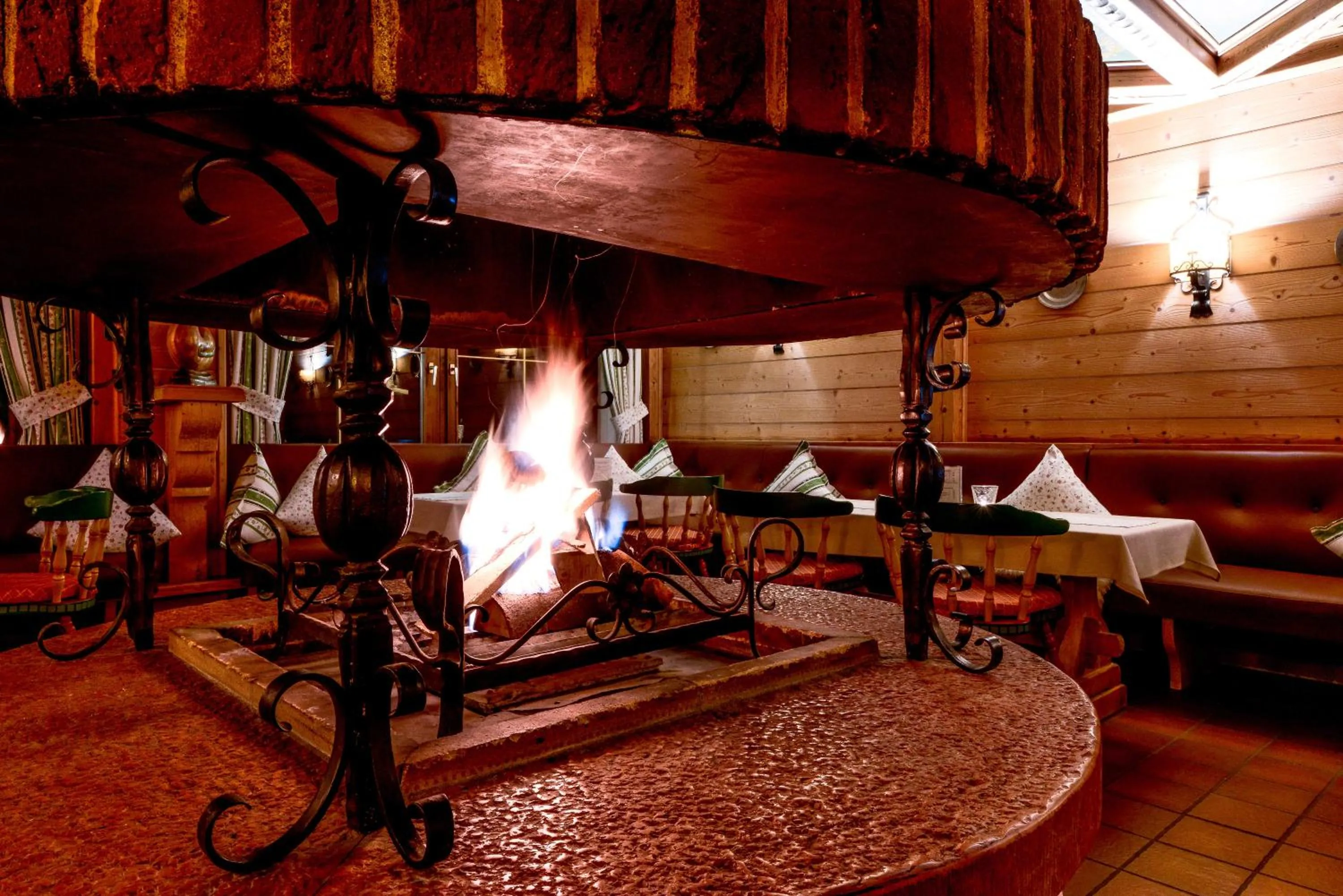 Lounge or bar in Alpenhotel Denninglehen