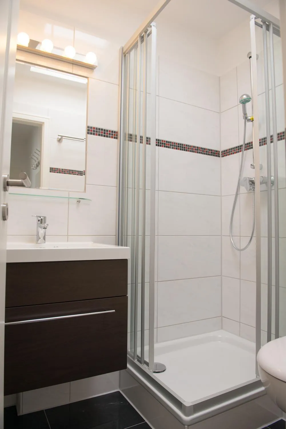 Shower in Hotel Stadt Cuxhaven