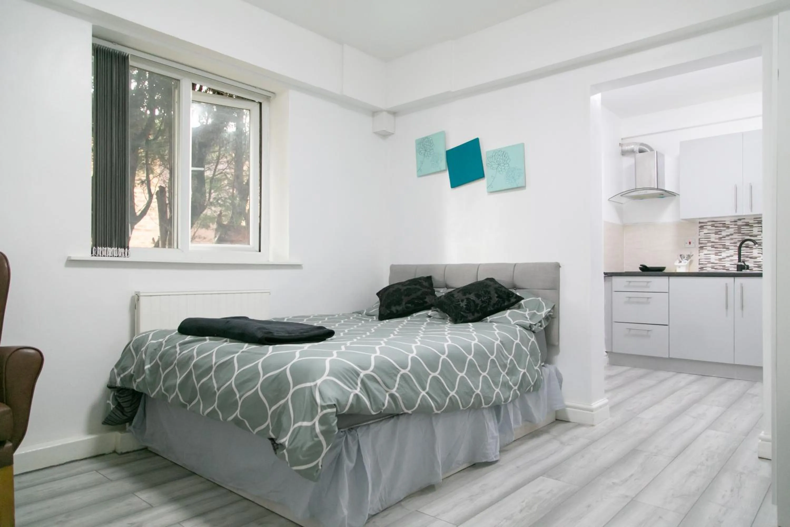 Photo of the whole room, Bed in Cheetham Hills Apartments