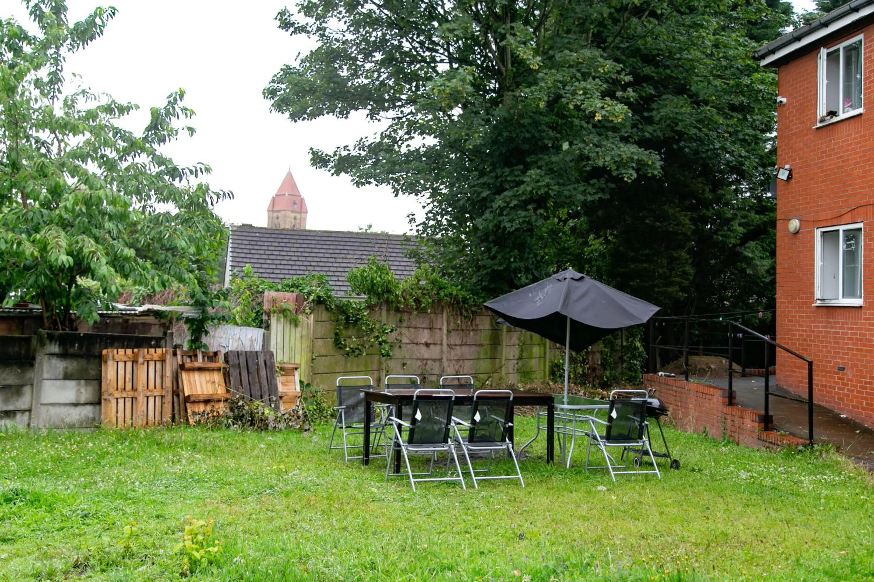 Garden view in Cheetham Hills Apartments