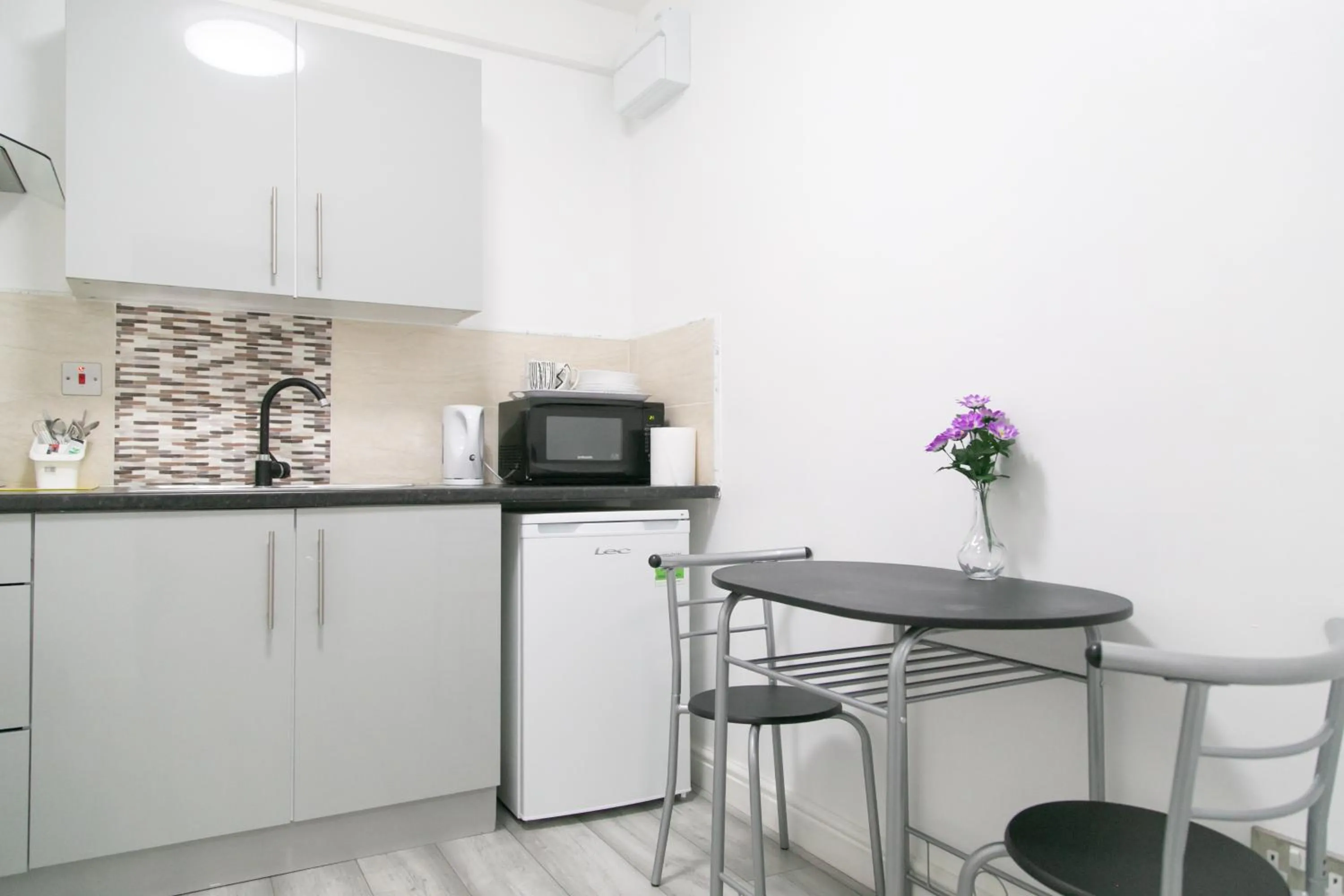 Dining area in Cheetham Hills Apartments