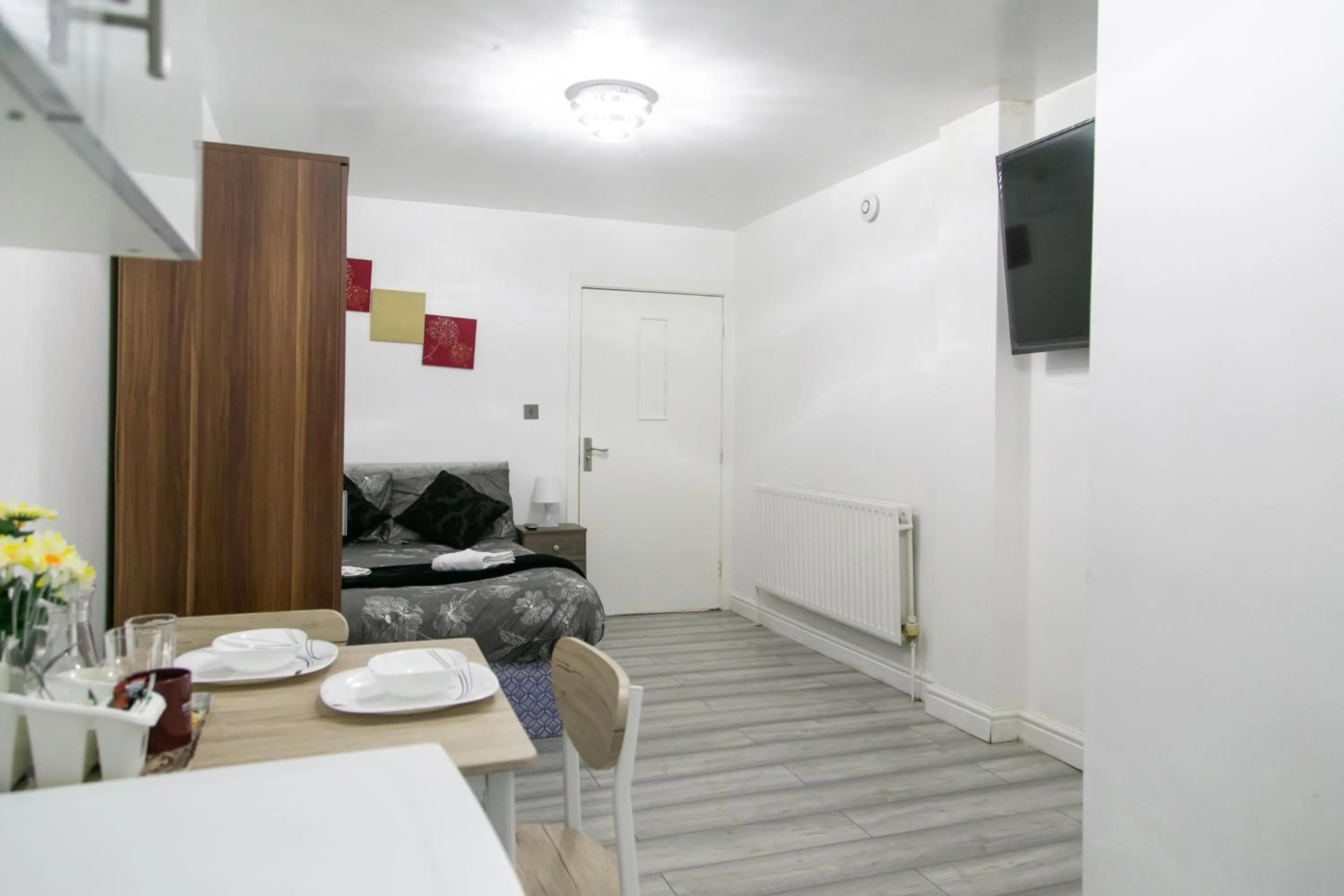 Dining area in Cheetham Hills Apartments