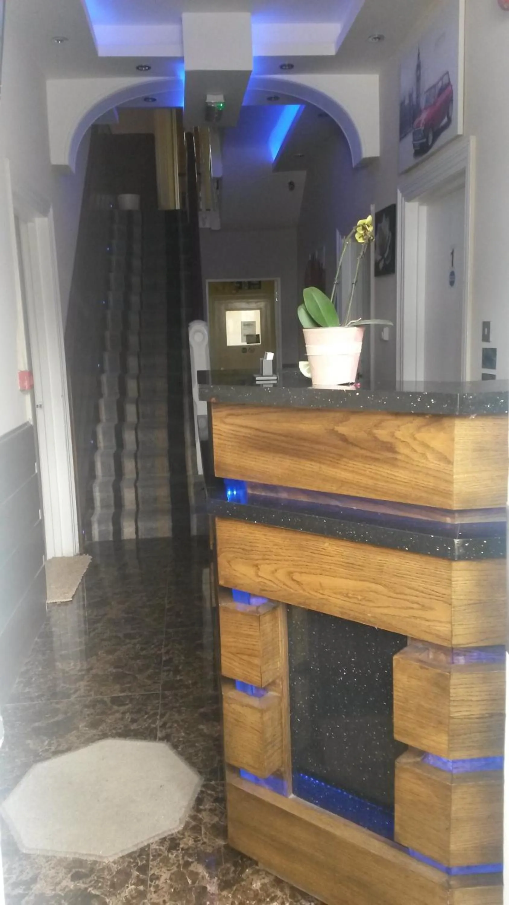 Lobby or reception in The Crystal Lodge Hotel