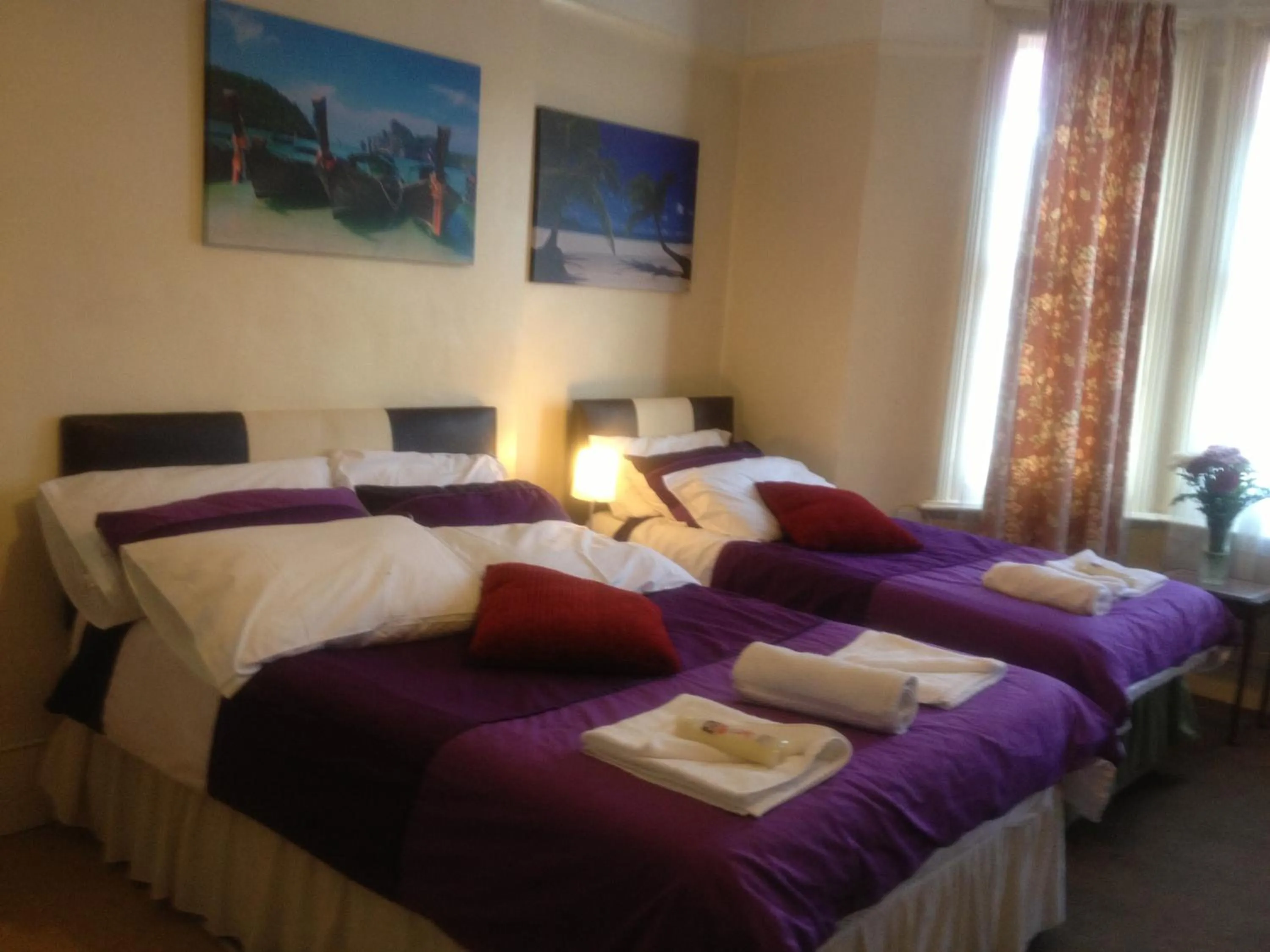 Bed in The Crystal Lodge Hotel