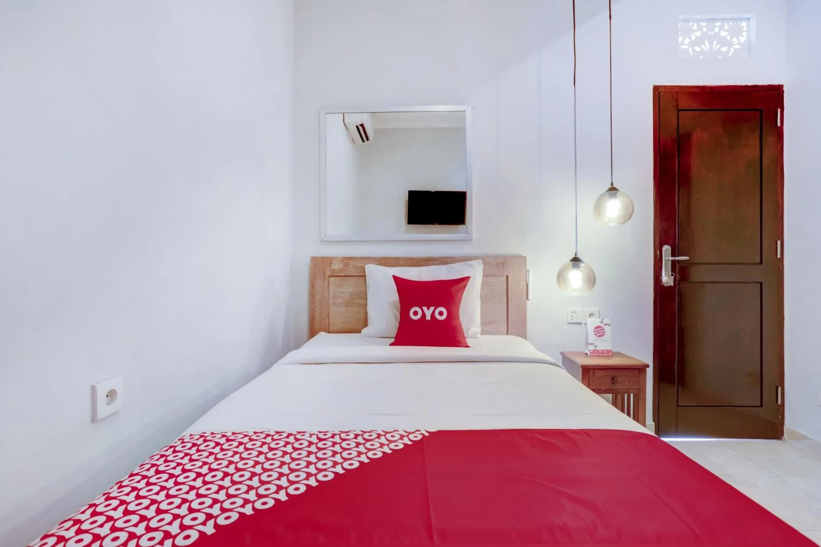 Bedroom, Bed in Hotel O Puri Kramas Canggu