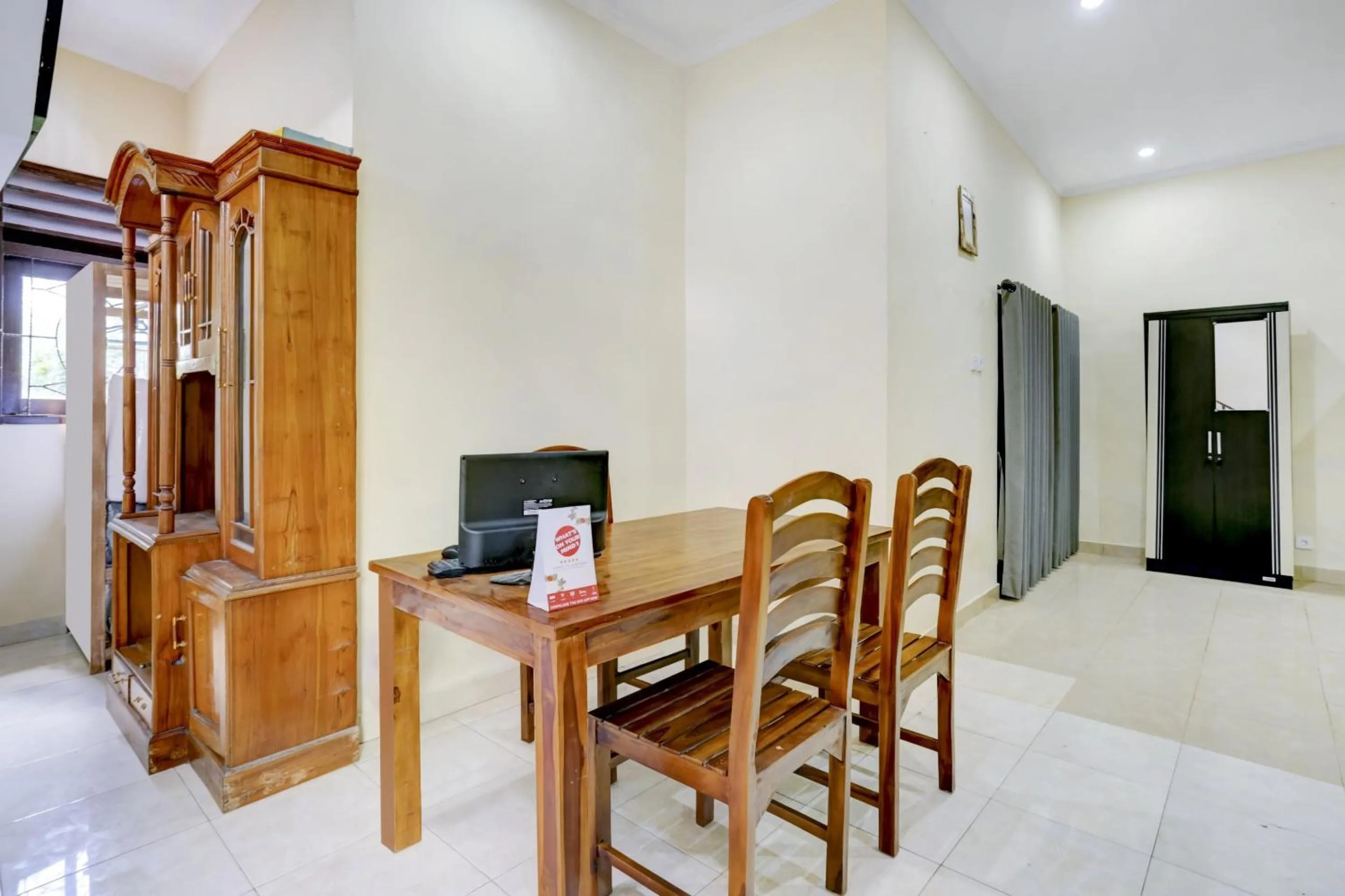 Lobby or reception in Hotel O Puri Kramas Canggu