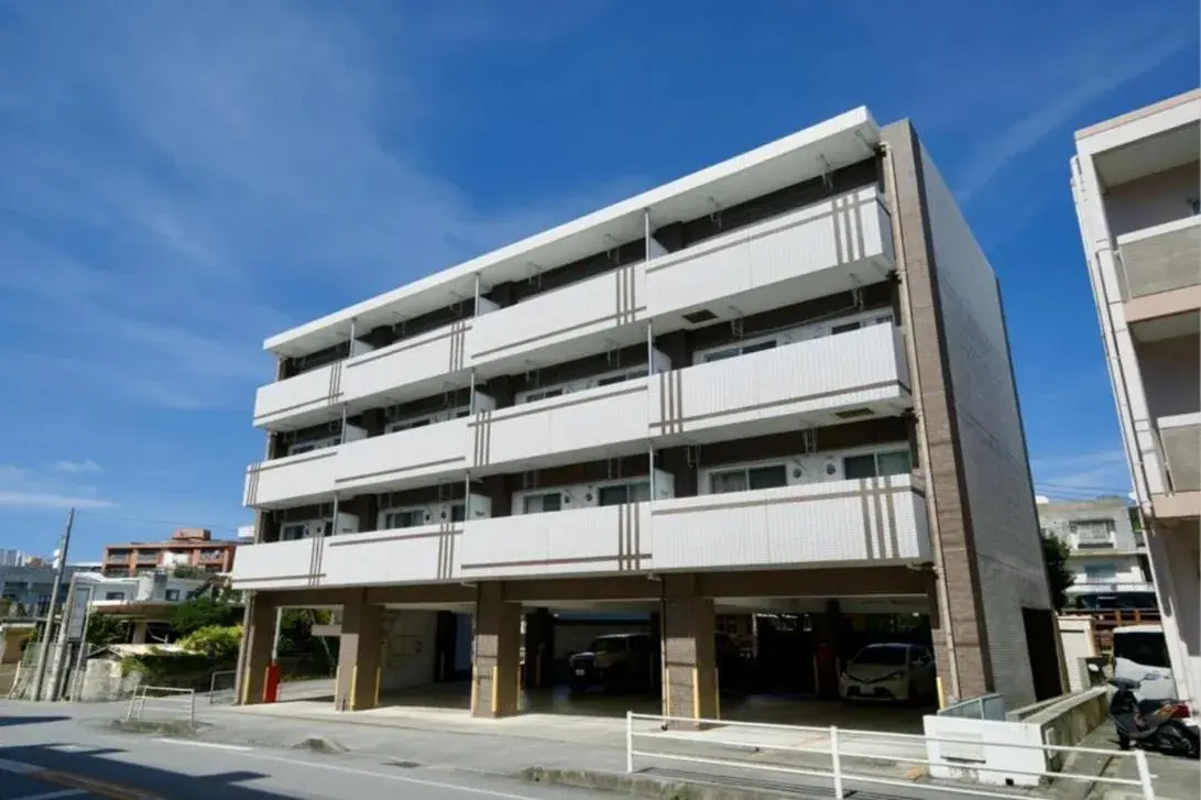 Property building in Luana Lea Karate Kaikan Mae Property building in Luana Lea Karate Kaikan Mae