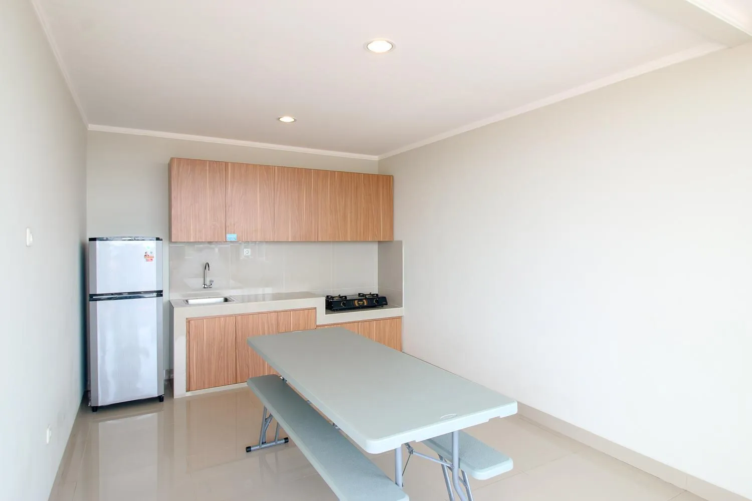 RedDoorz Plus near Soekarno Hatta Airport Taman Mahkota