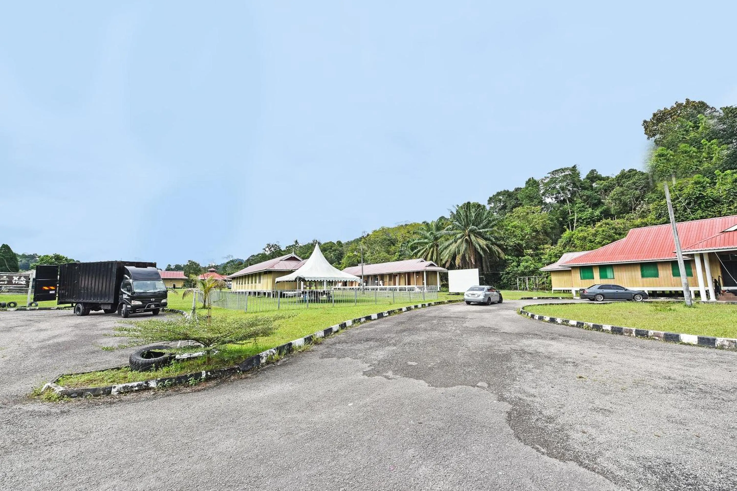 Facade/entrance in Hotel O Otternest @ Gunung Pulai 2