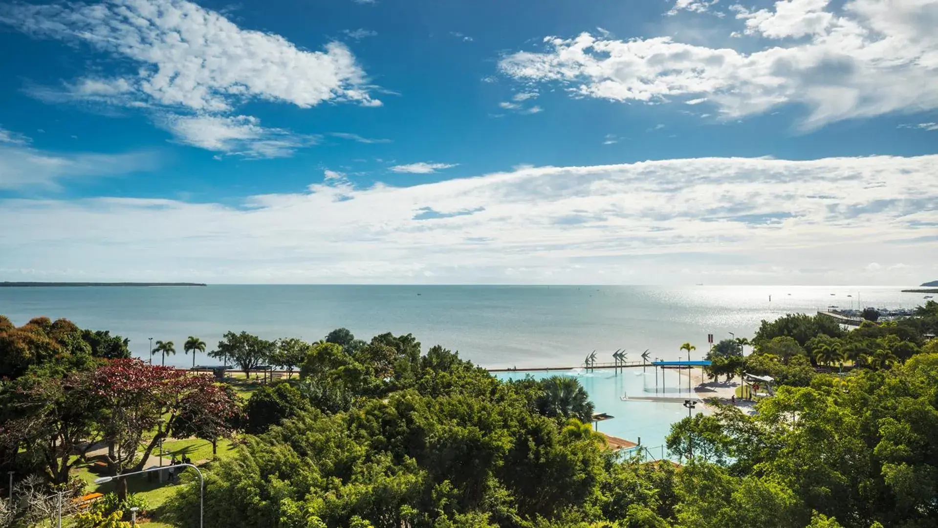 Sea view in Oaks Cairns Hotel Sea view in Oaks Cairns Hotel
