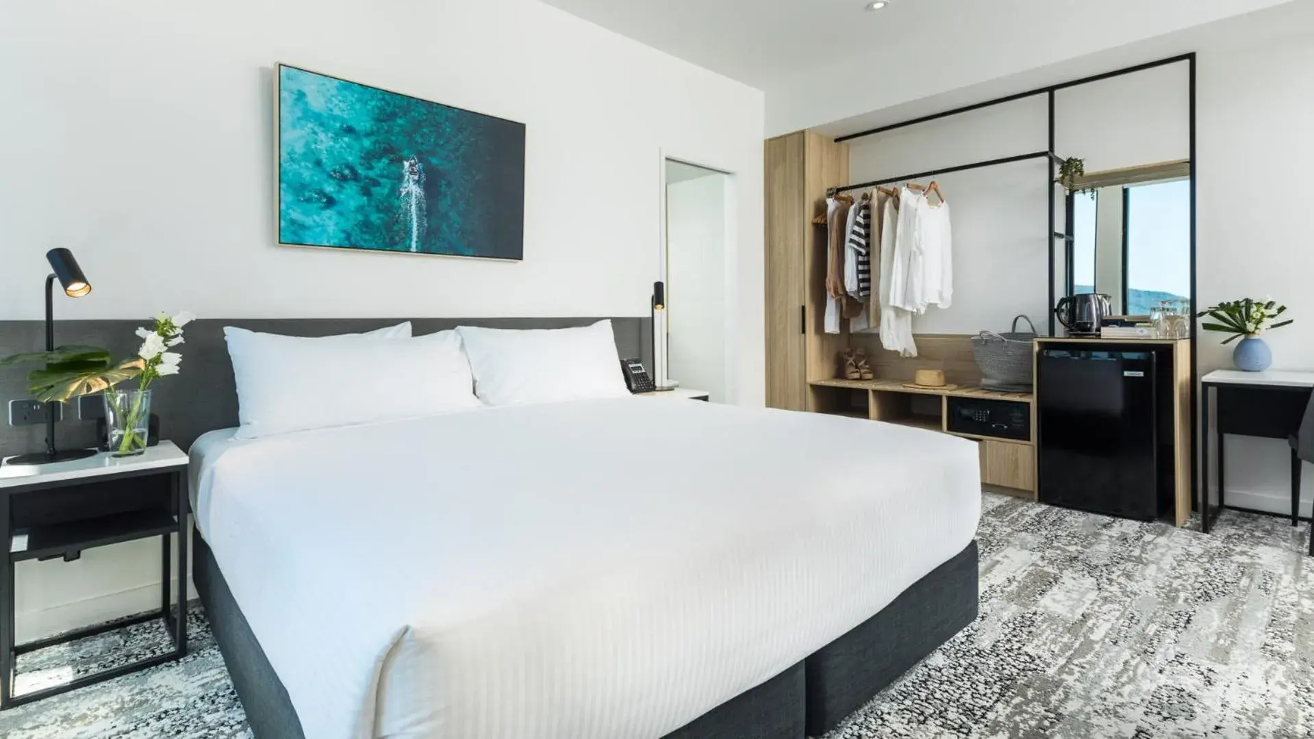 Photo of the whole room, Bed in Oaks Cairns Hotel Photo of the whole room, Bed in Oaks Cairns Hotel