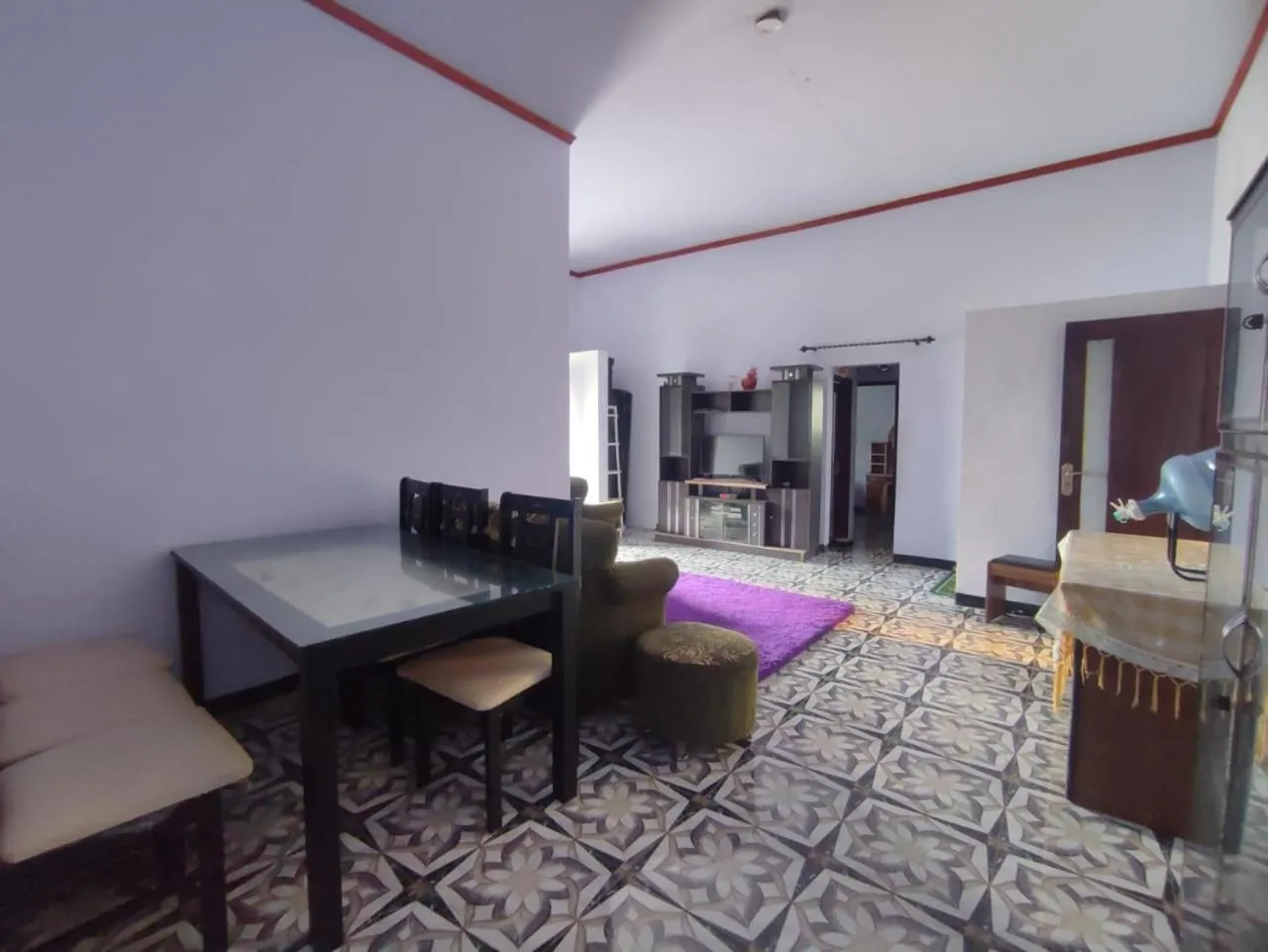 Living room in Elen Homestay by ABM