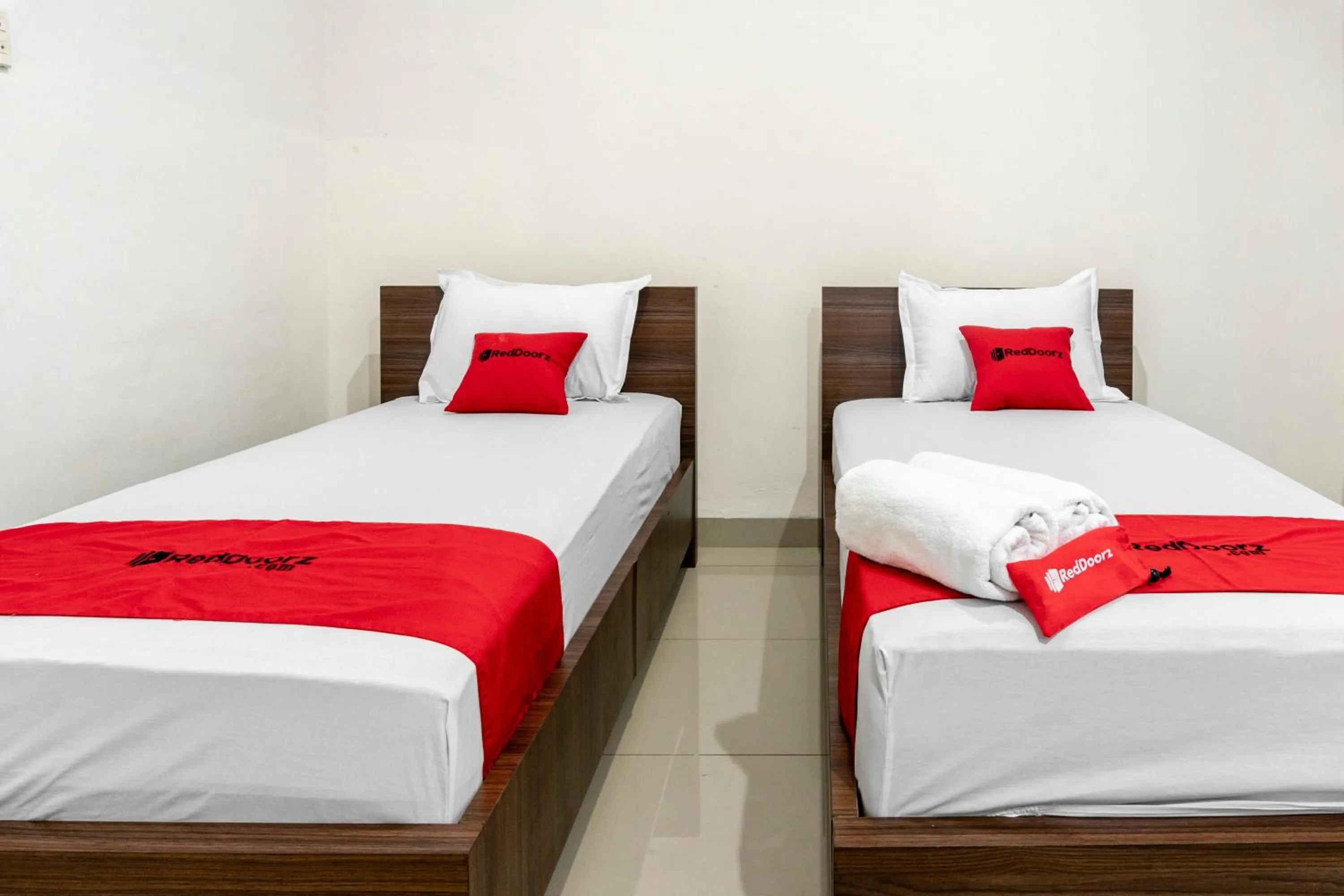Bed in RedDoorz Syariah near Stadion Teladan Medan
