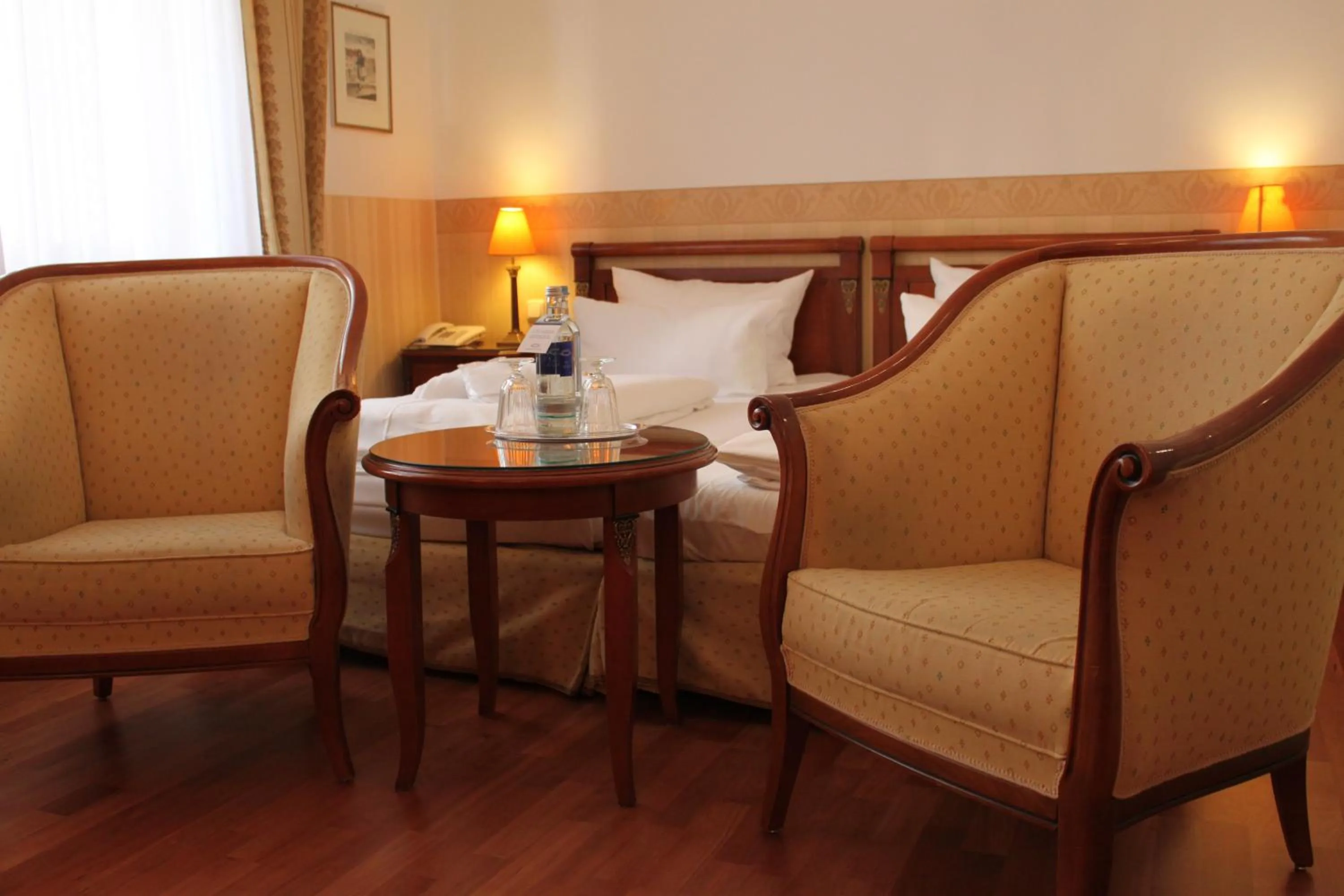 Photo of the whole room in Hotel Deutscher Kaiser